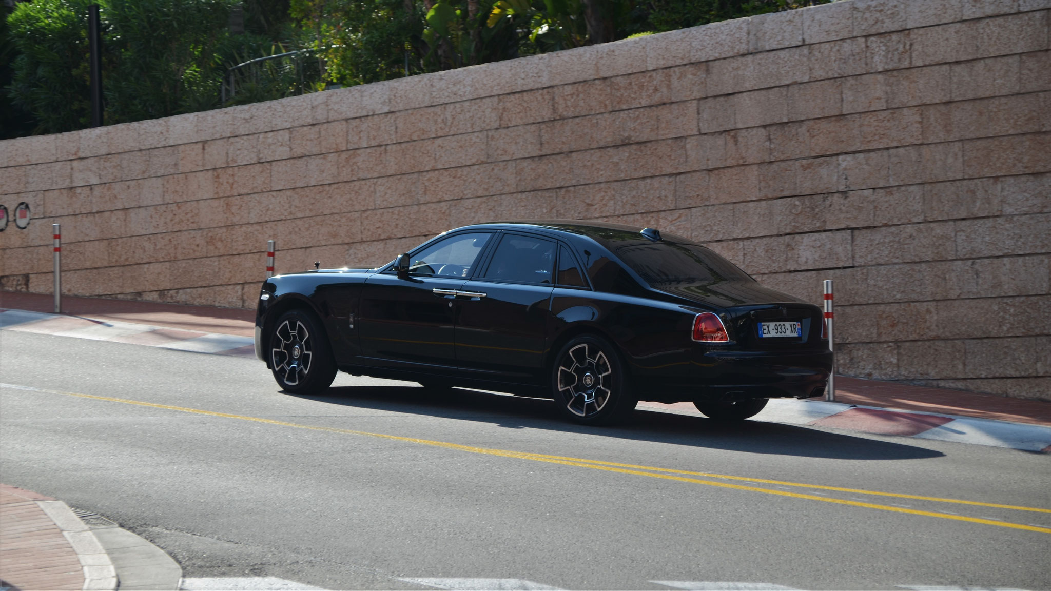 Rolls Royce Ghost Series II Black Badge - EX933XR-75 (FRA)