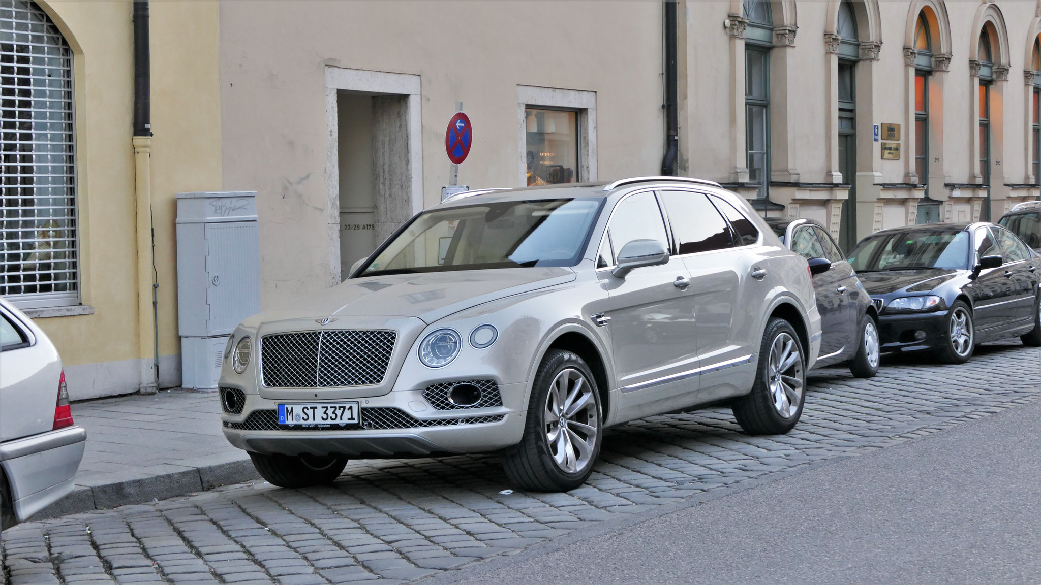 Bentley Bentayga - M-ST3371