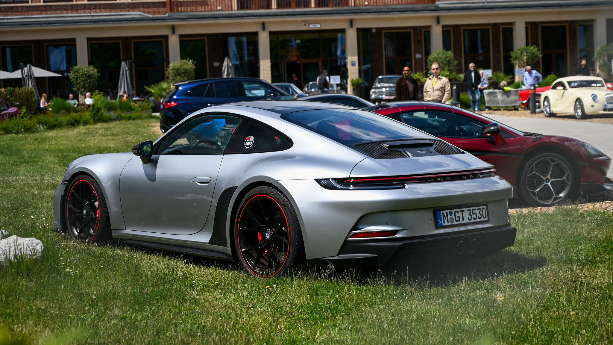 Porsche 992 GT3 Touring - M-GT3530