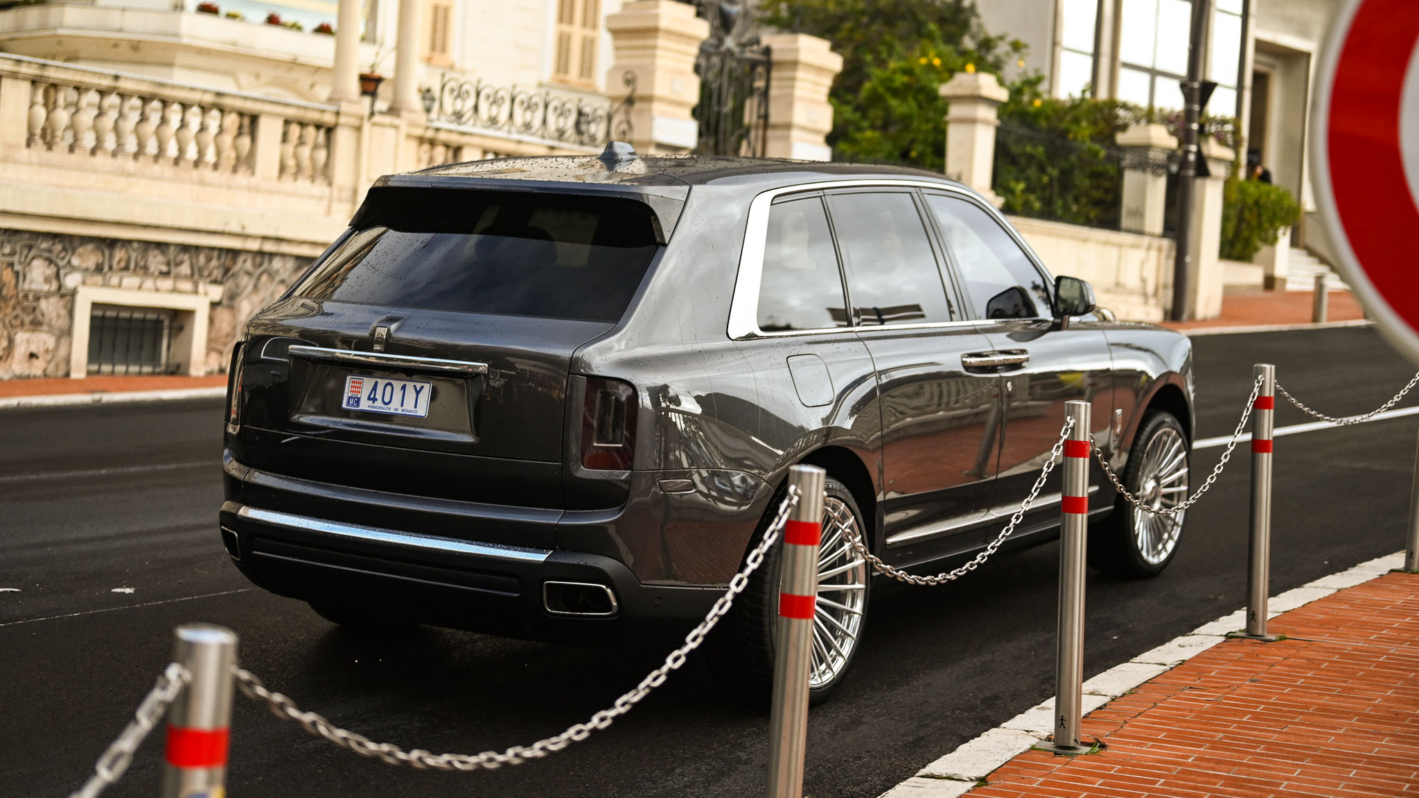 Rolls Royce Cullinan - 401Y (MC)