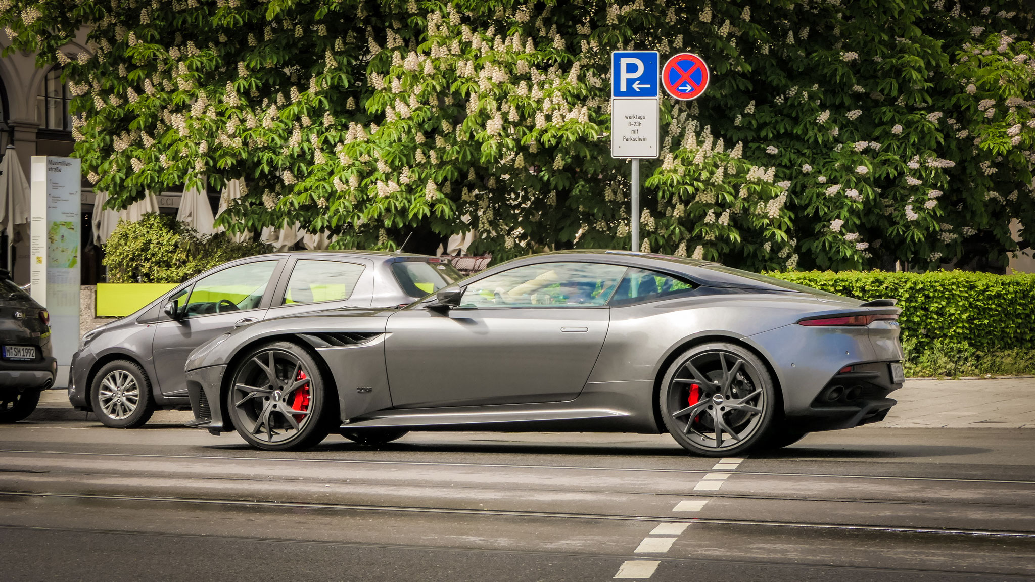 Aston Martin DBS Superleggera - IN-S32
