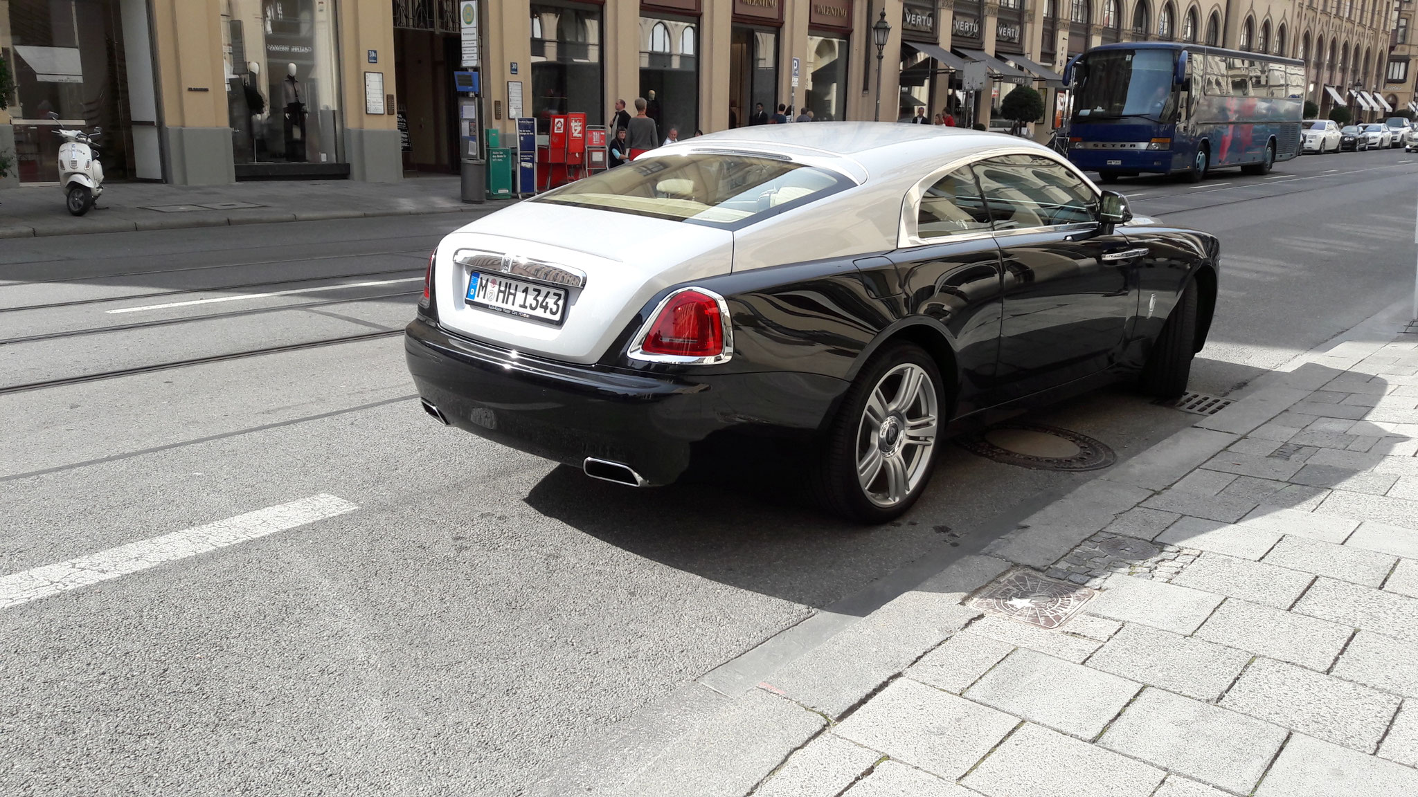 Rolls Royce Wraith - M-HH1343