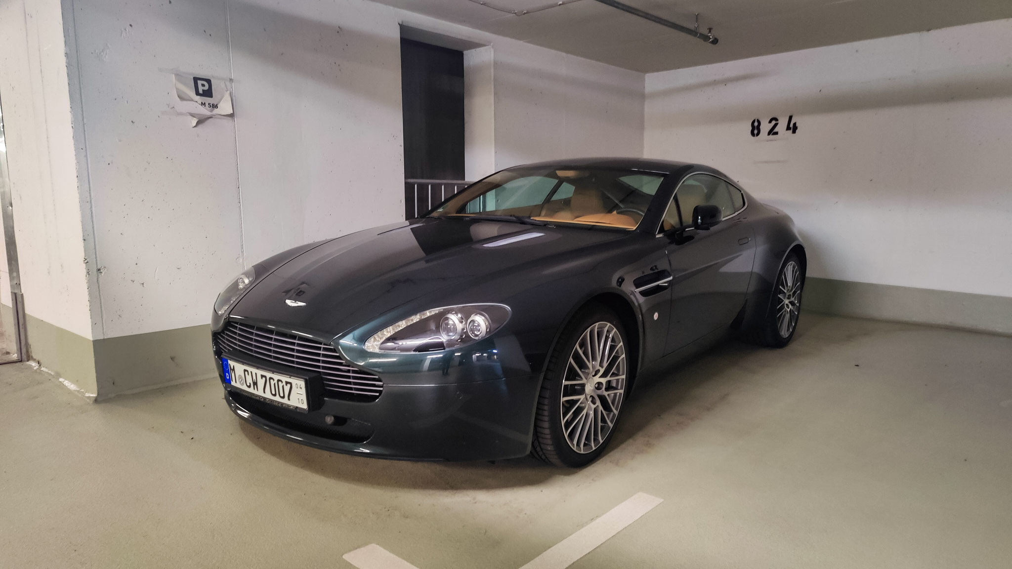 Aston Martin Vantage V8 - M-CW7007