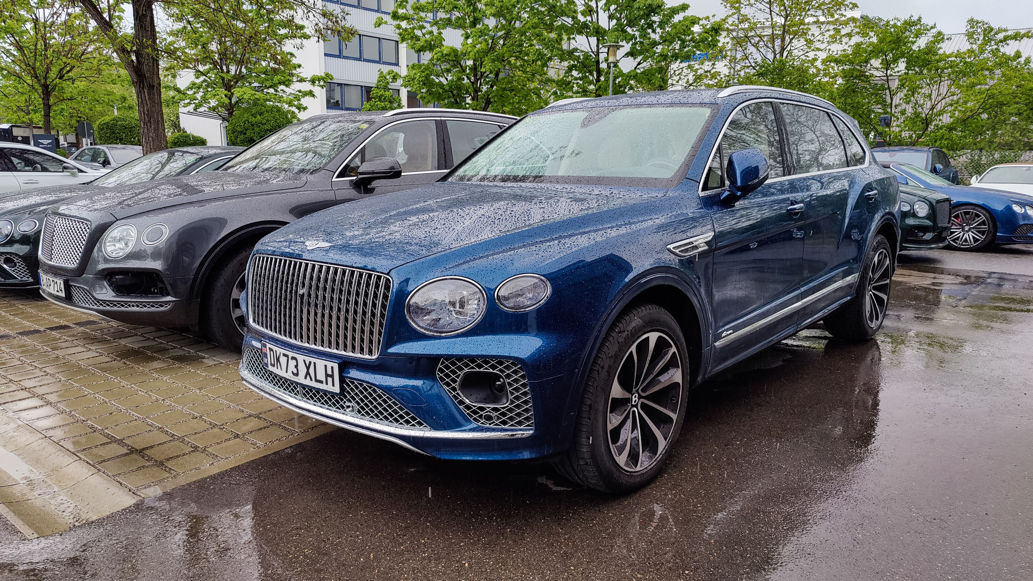 Bentley Bentayga EWB - DK73XLH (GB)