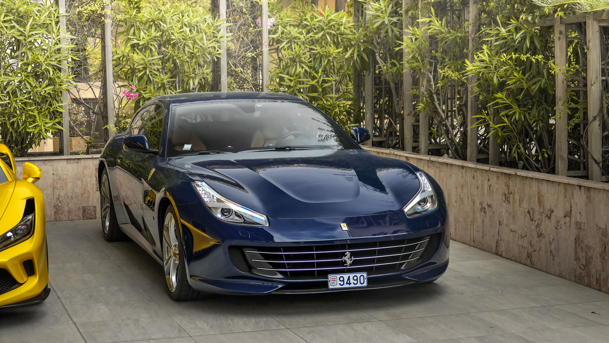 Ferrari GTC4 Lusso - 9490 (MC)