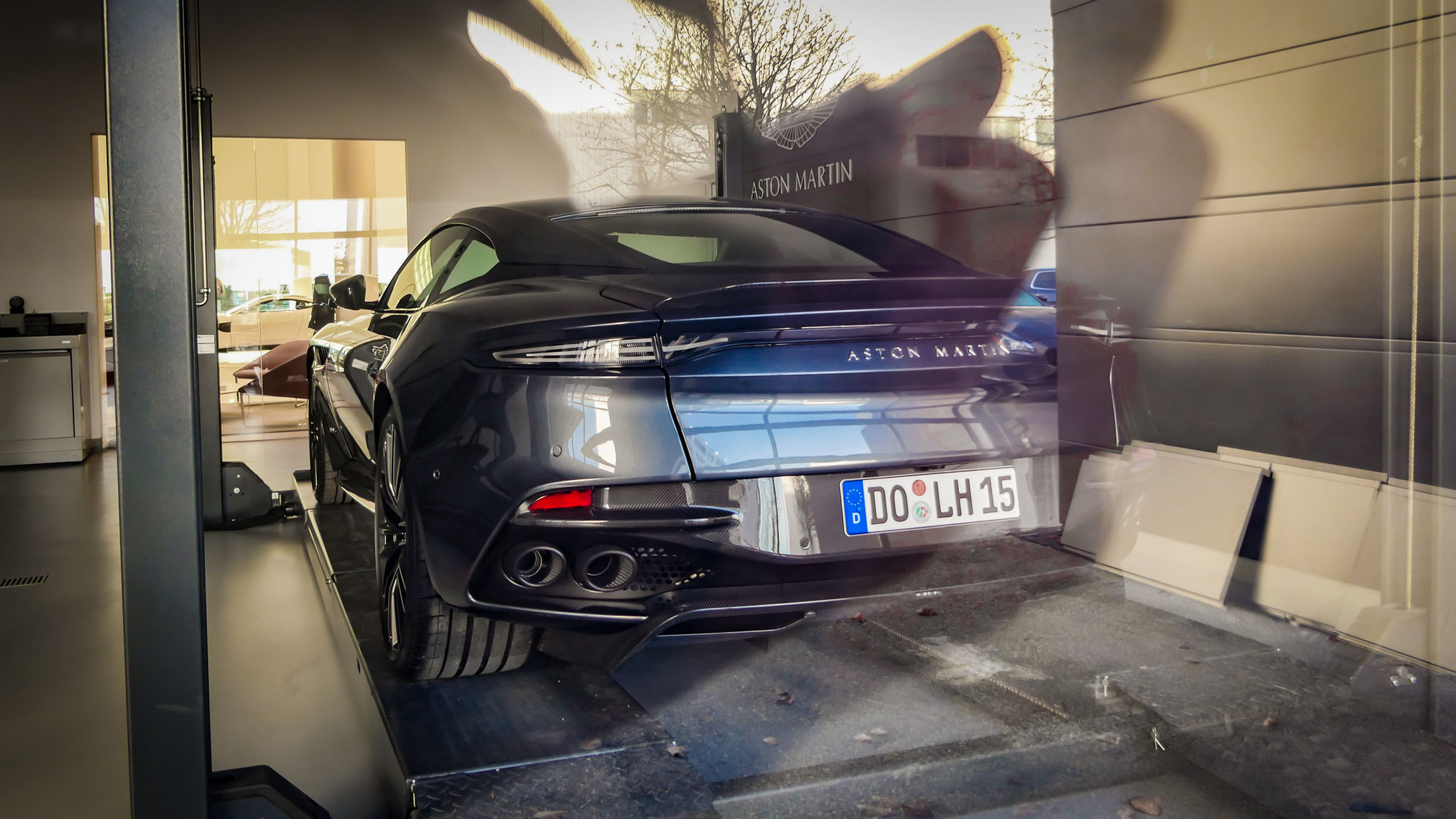 Aston Martin DBS Superleggera - DO-LH15