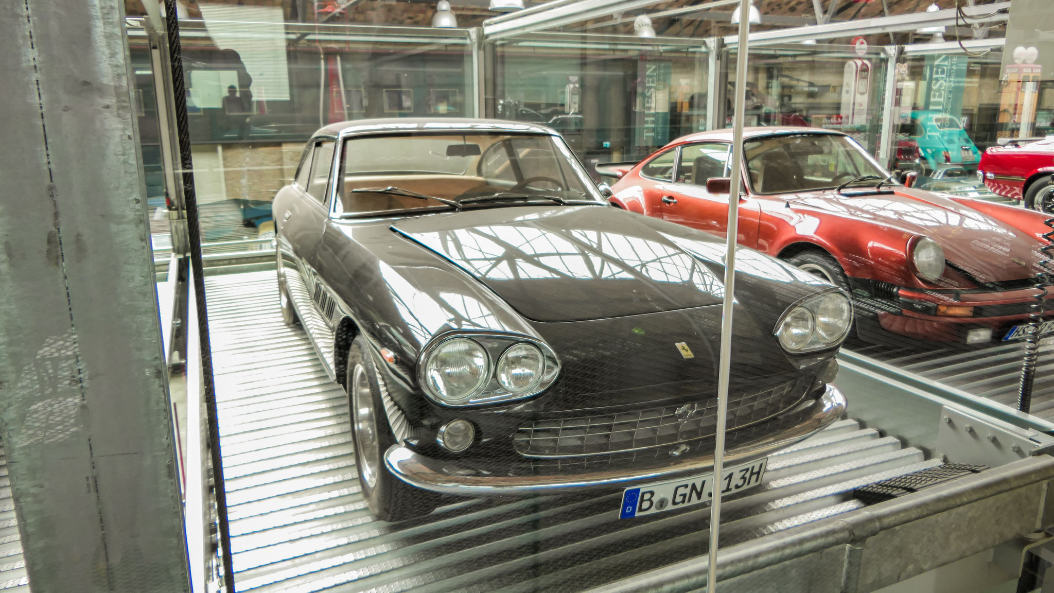 Ferrari 330 GT 2+2 - B-GN313H