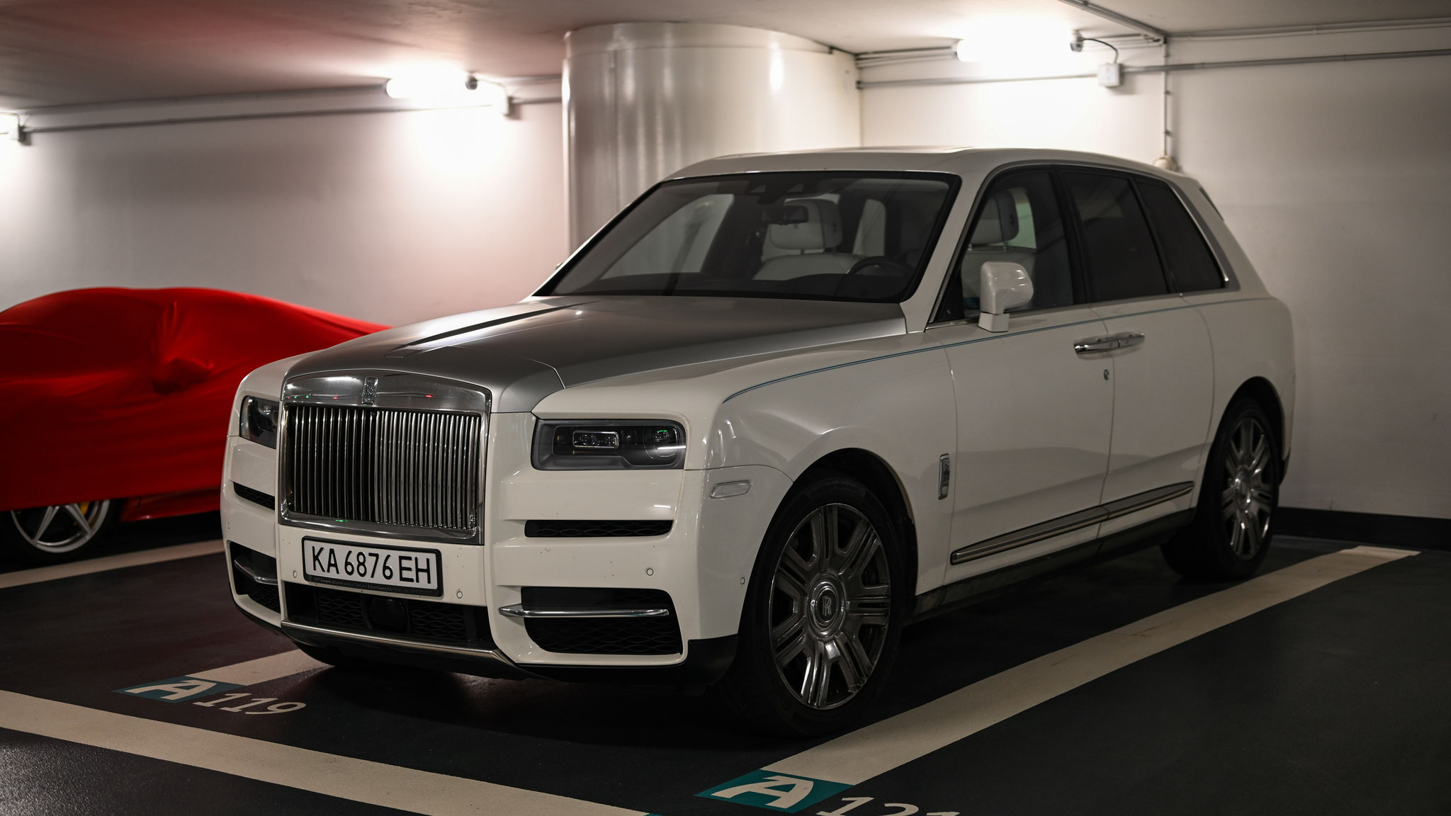 Rolls Royce Cullinan - KA6876EH (UA)
