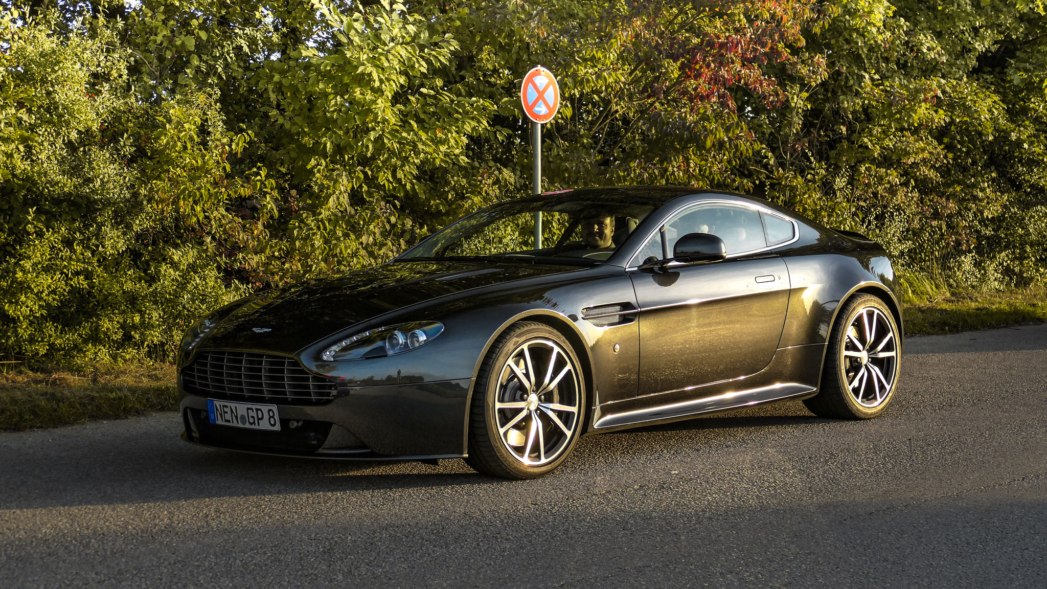 Aston Martin Vantage V8 - NEN-GP8