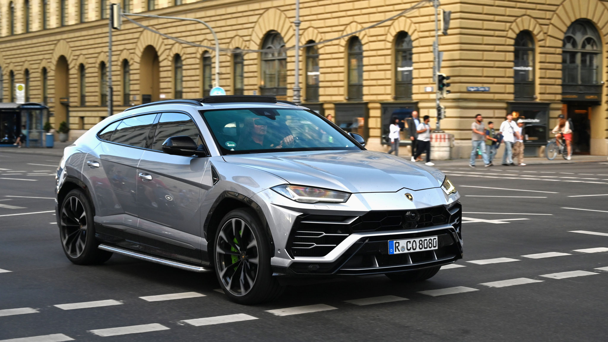 Lamborghini Urus - R-CO8080