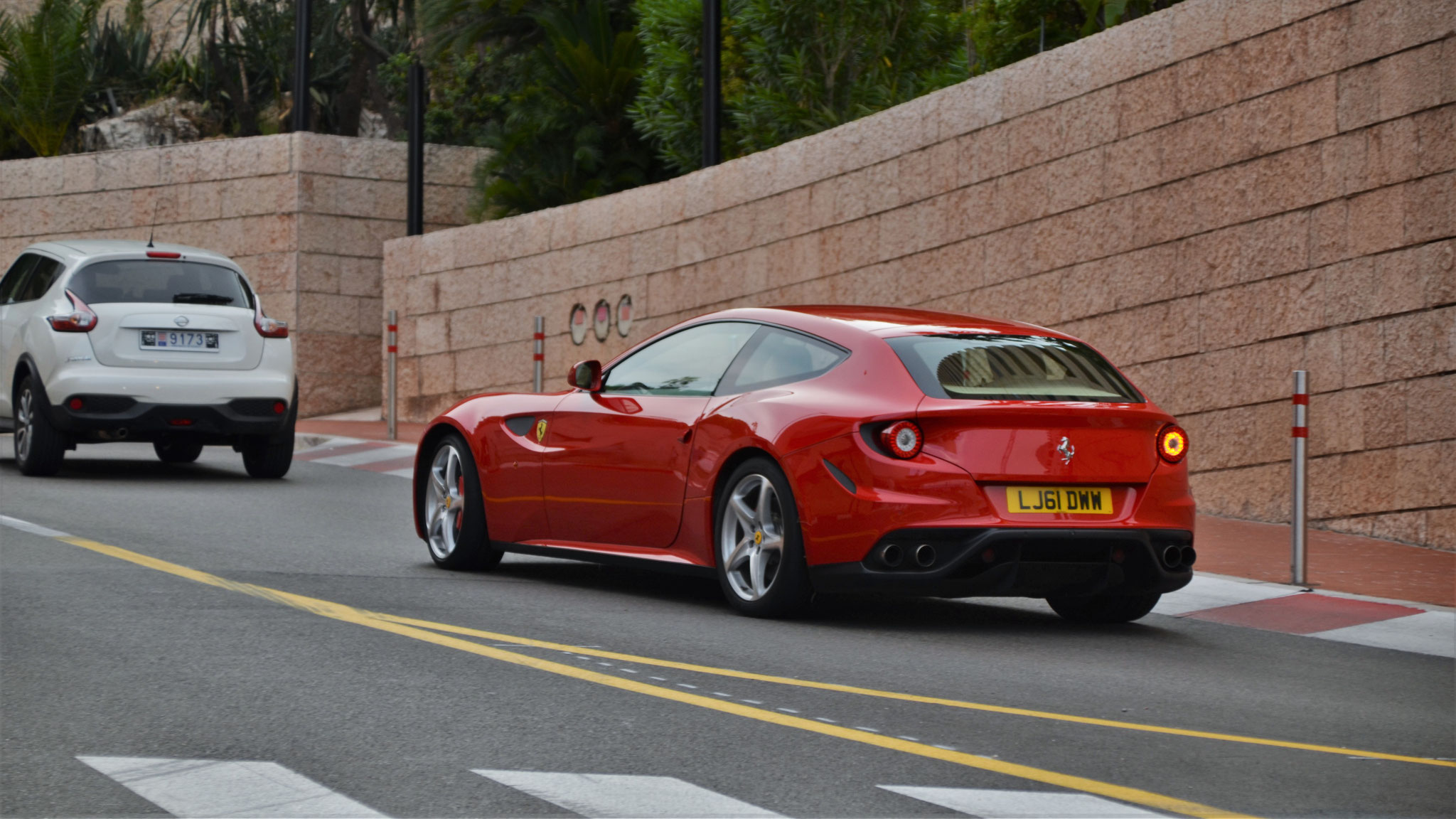 Ferrari FF - LJ61DWW (GB)