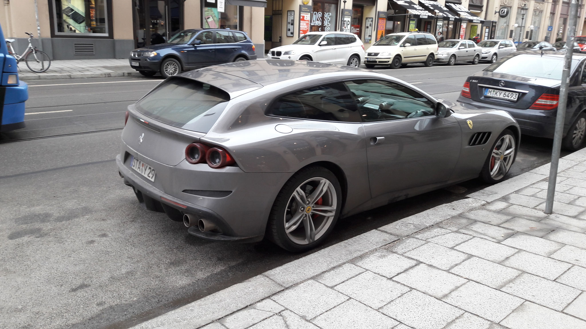Ferrari GTC4 Lusso - STA-Y29