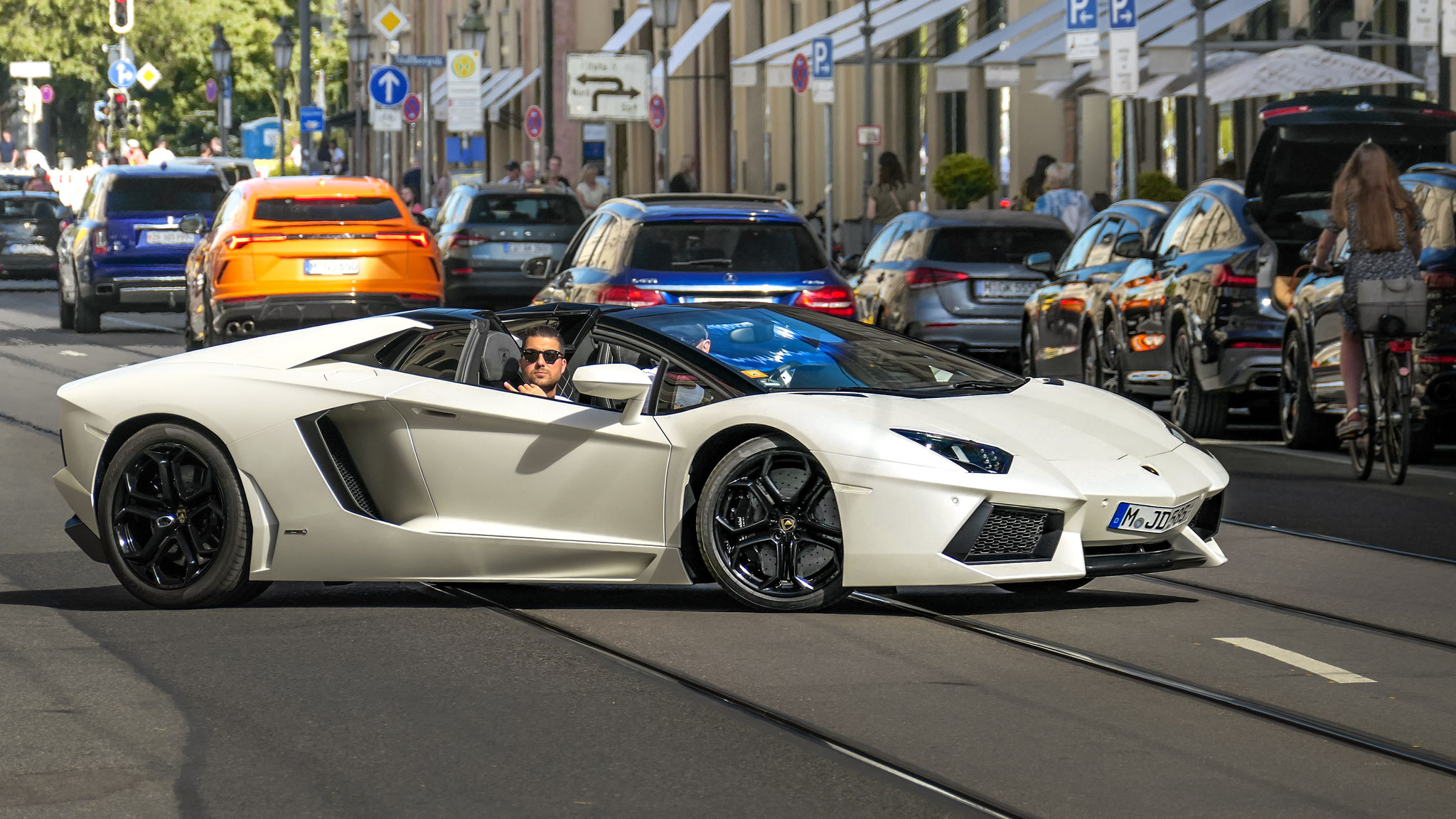 Lamborghini Aventador LP700-4 Roadster - M-JD585