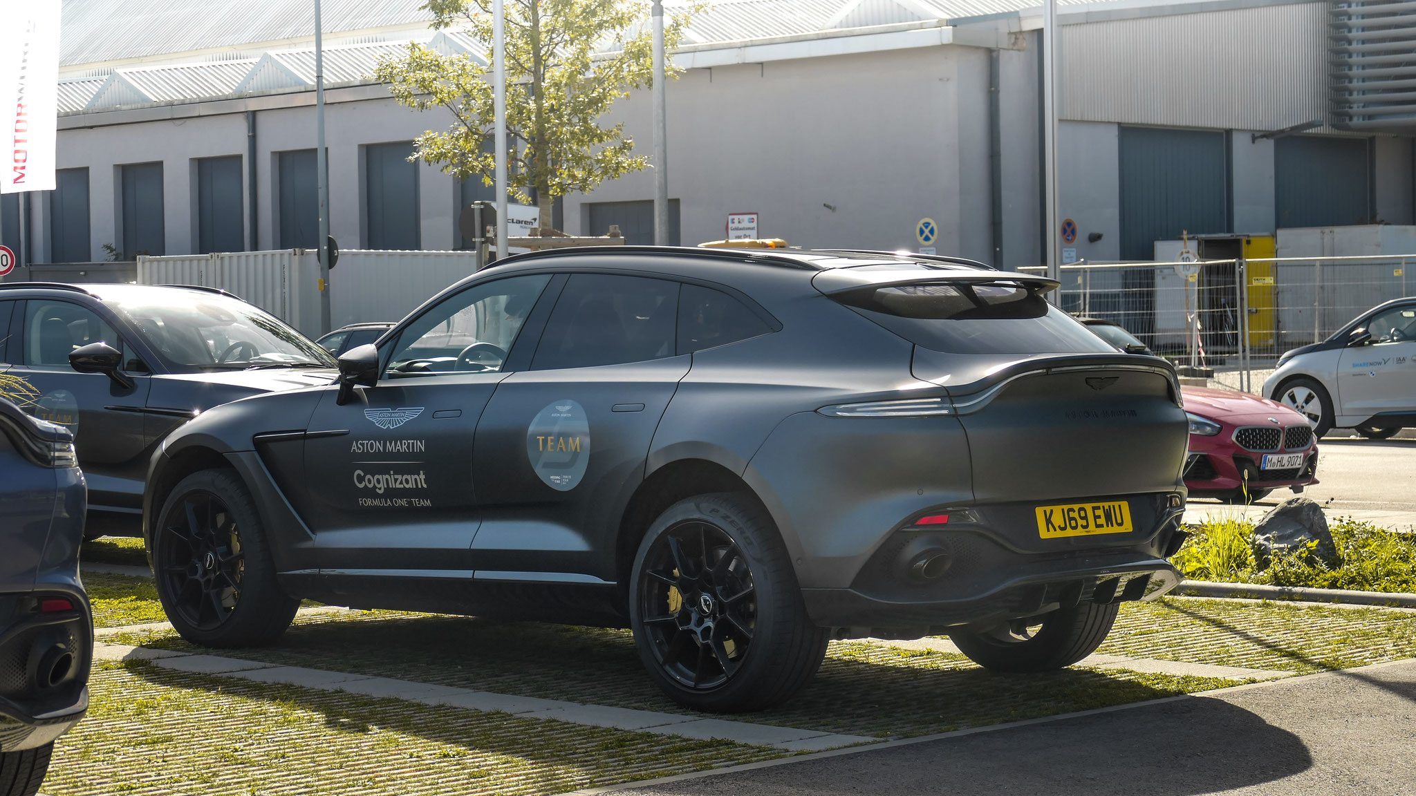 Aston Martin DBX - KJ69EWU (GB)