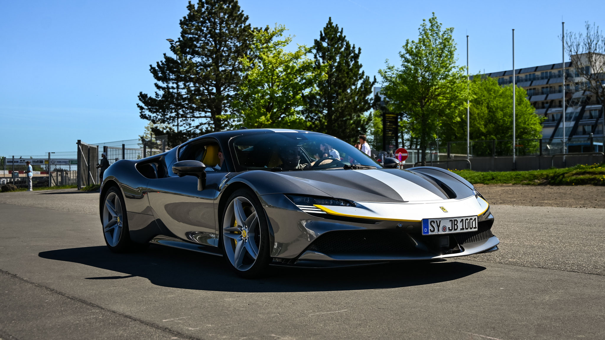Ferrari SF90 Stradale - SY-JB1001