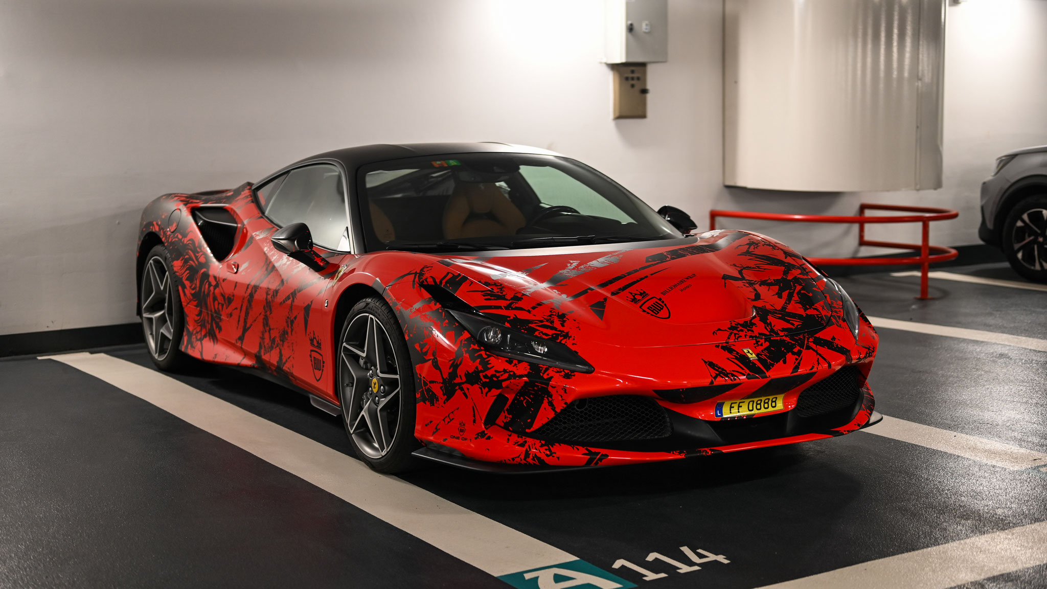 Ferrari F8 Tributo - FF0888 (LUX)