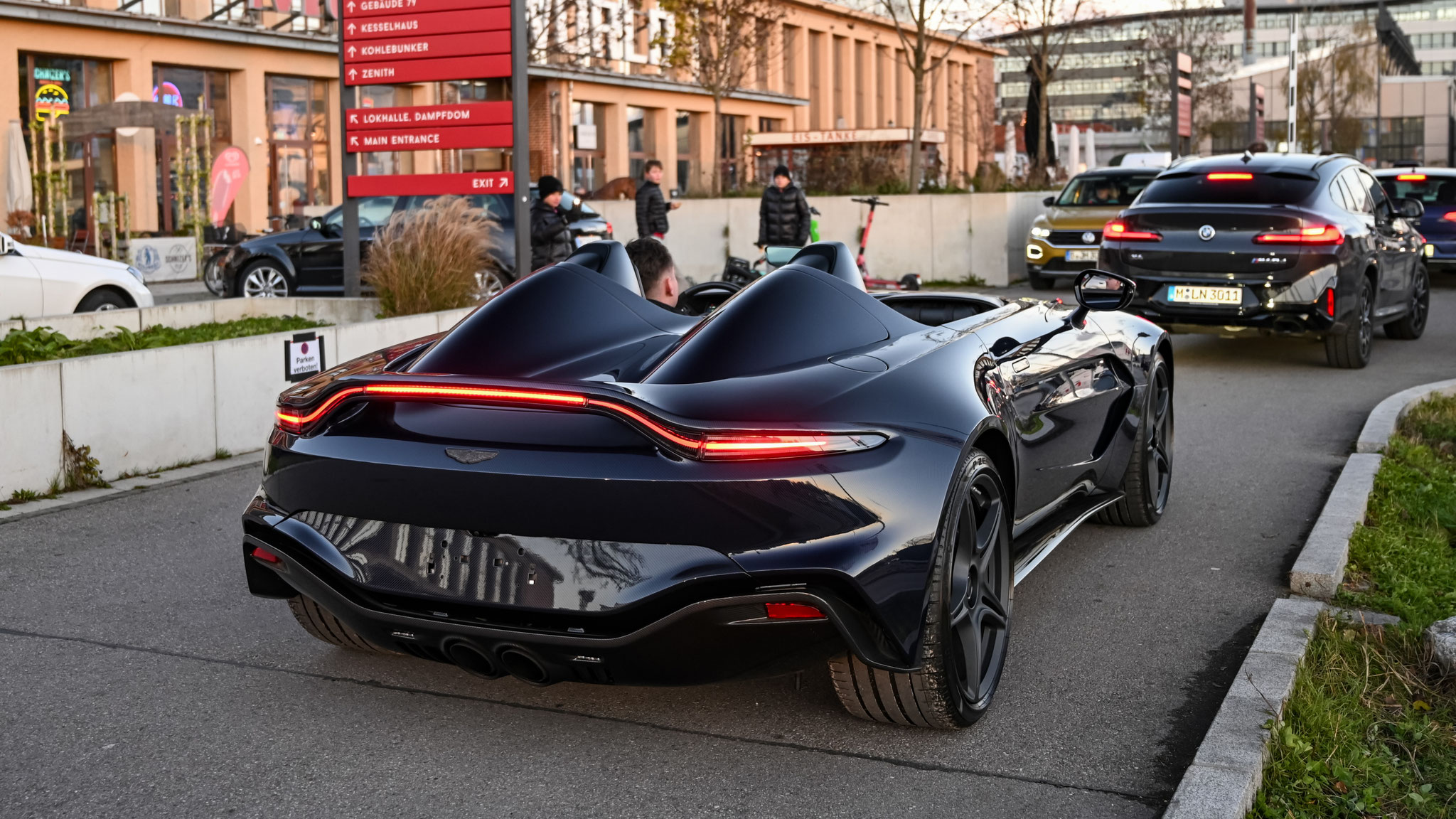 Aston Martin V12 Speedster