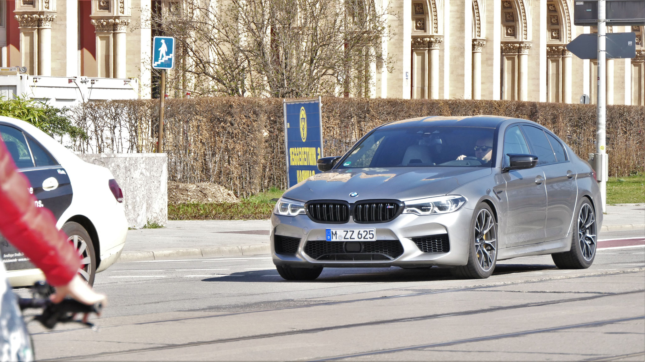 BMW M5 - M-ZZ625
