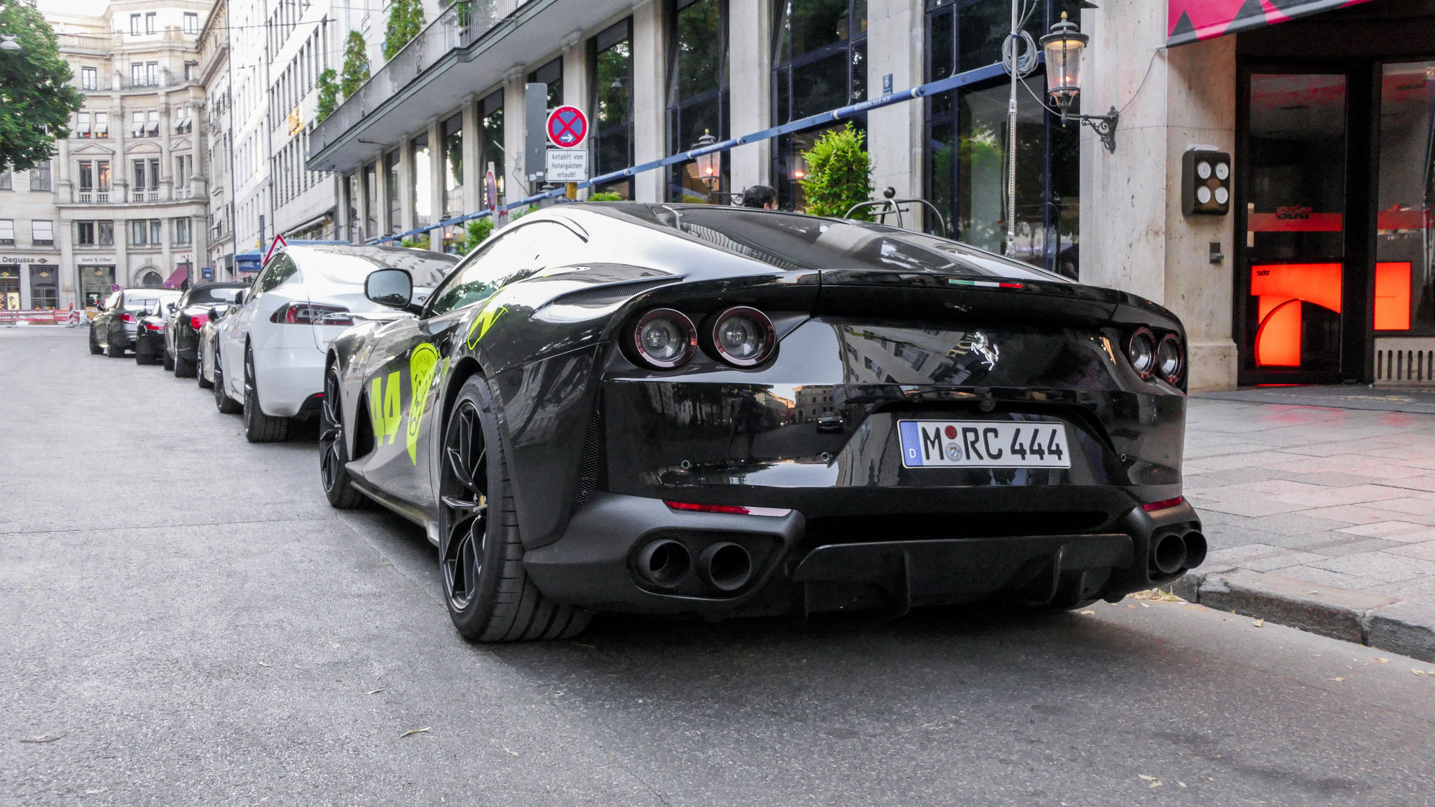 Ferrari 812 Superfast - M-RC444