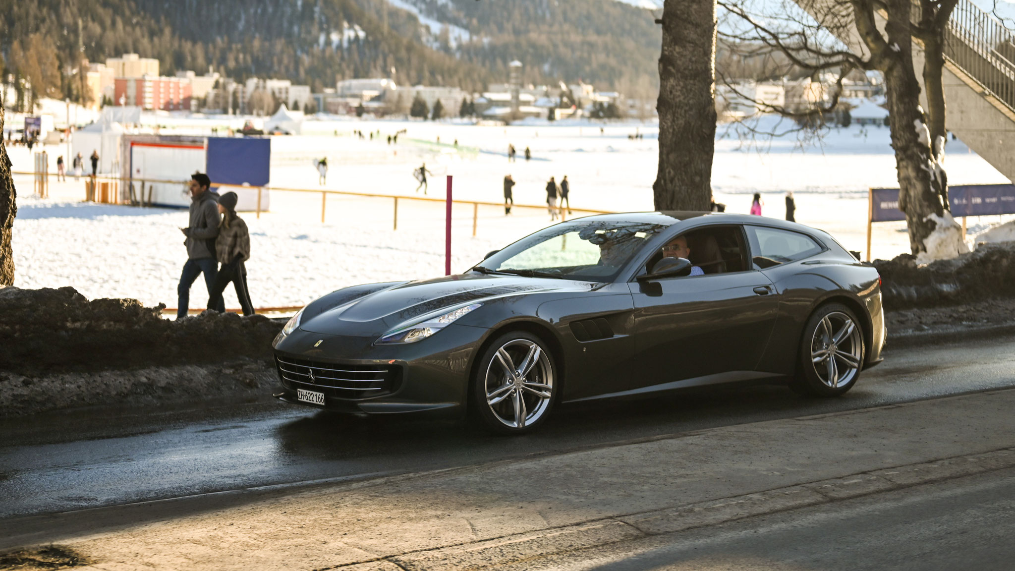 Ferrari GTC4 Lusso - ZH622166 (CH)