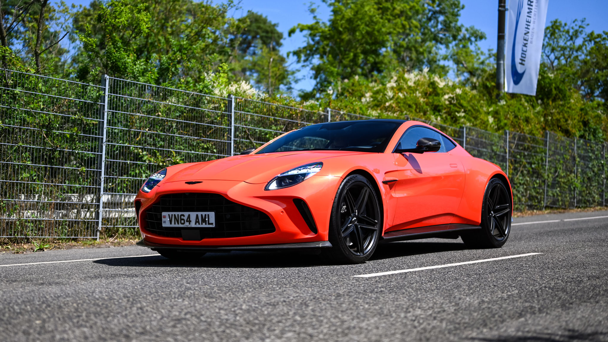 Aston Martin Vantage - VN64AML (GB)