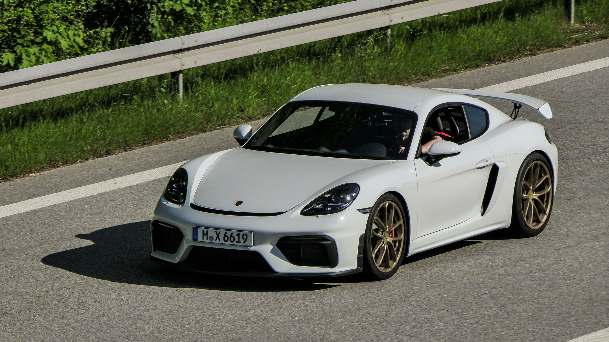 Porsche Cayman GT4 - M-X6619
