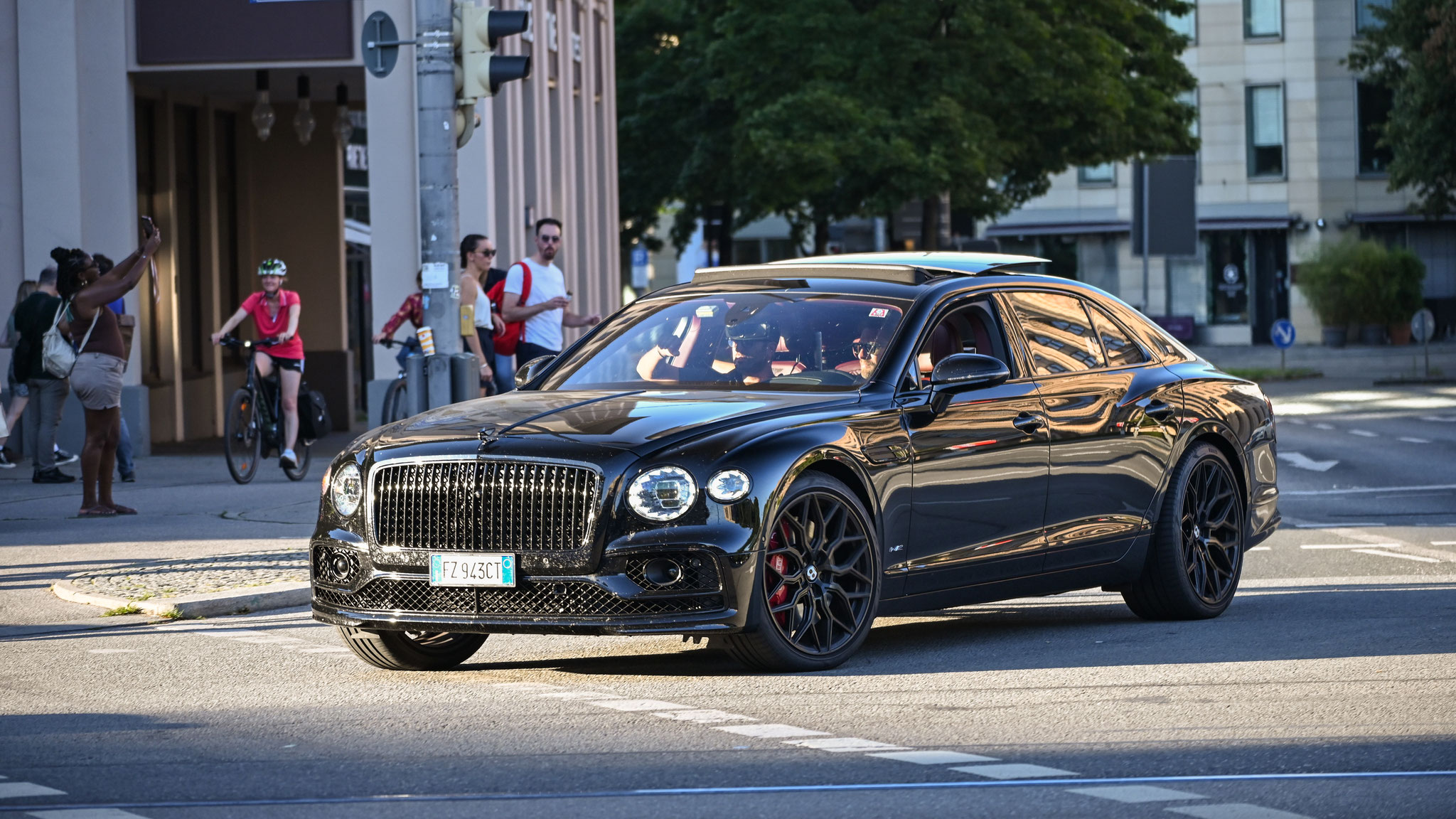 Bentley Flying Spur - FZ943CT (ITA)