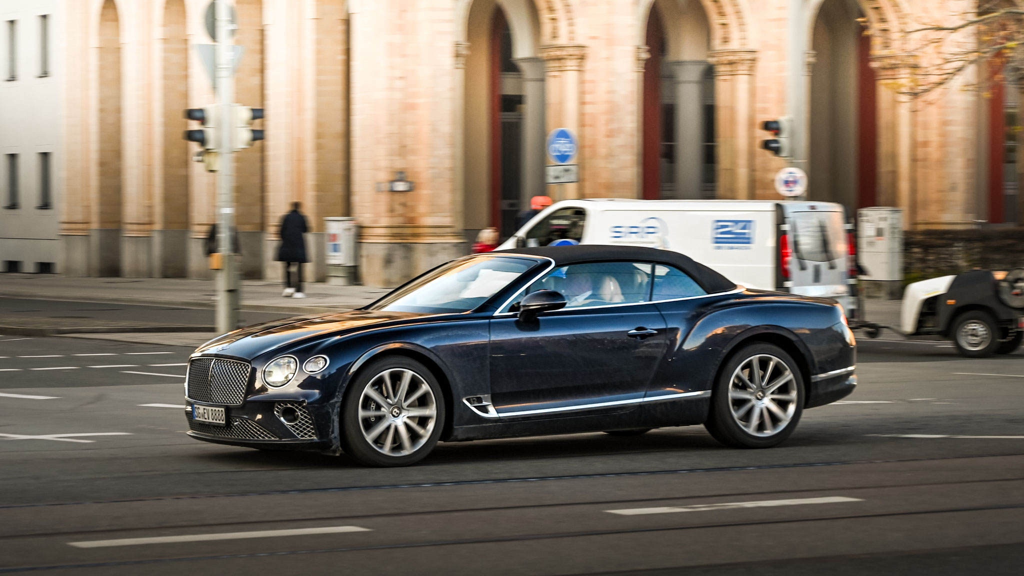Bentley Continental GTC - SG-EV8888
