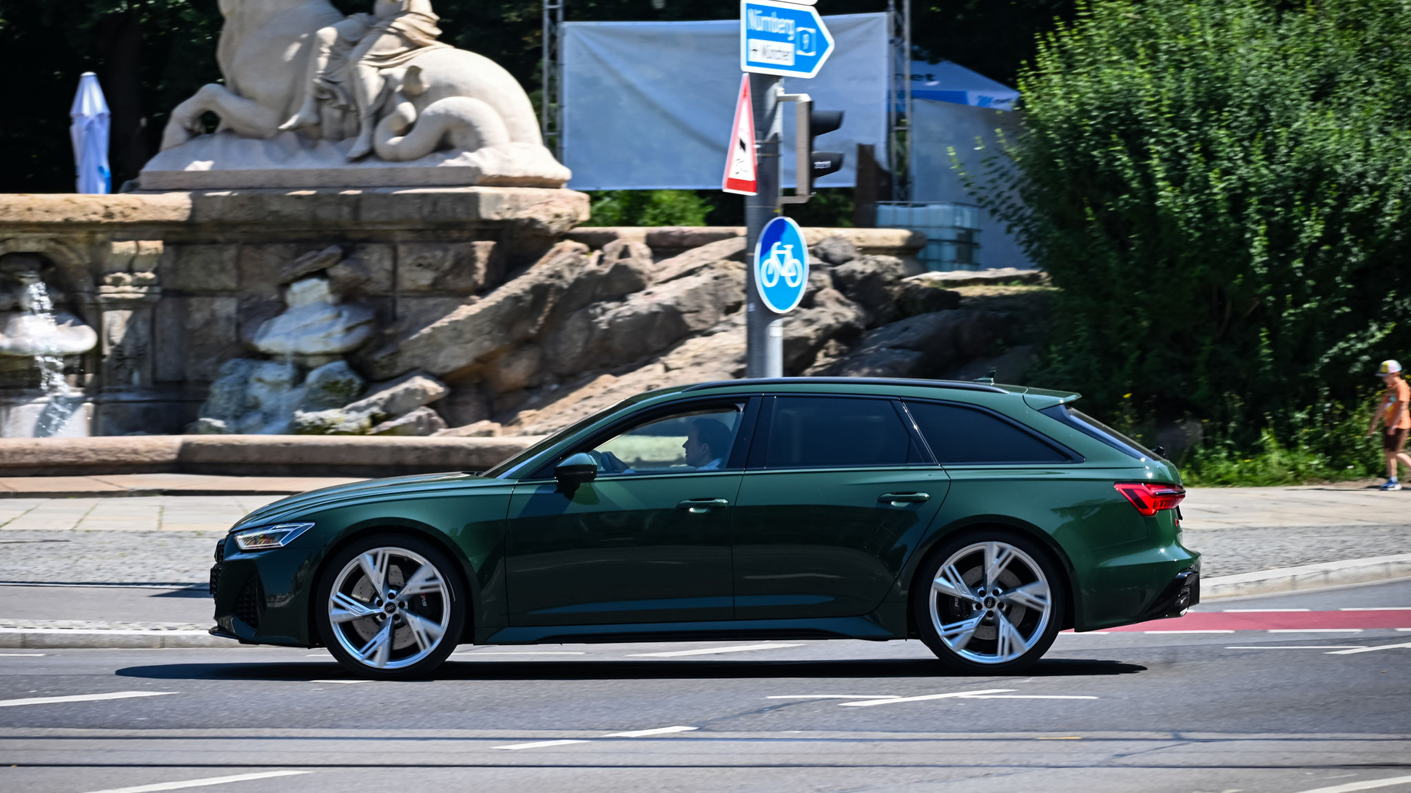 Audi RS6 - M-JX410
