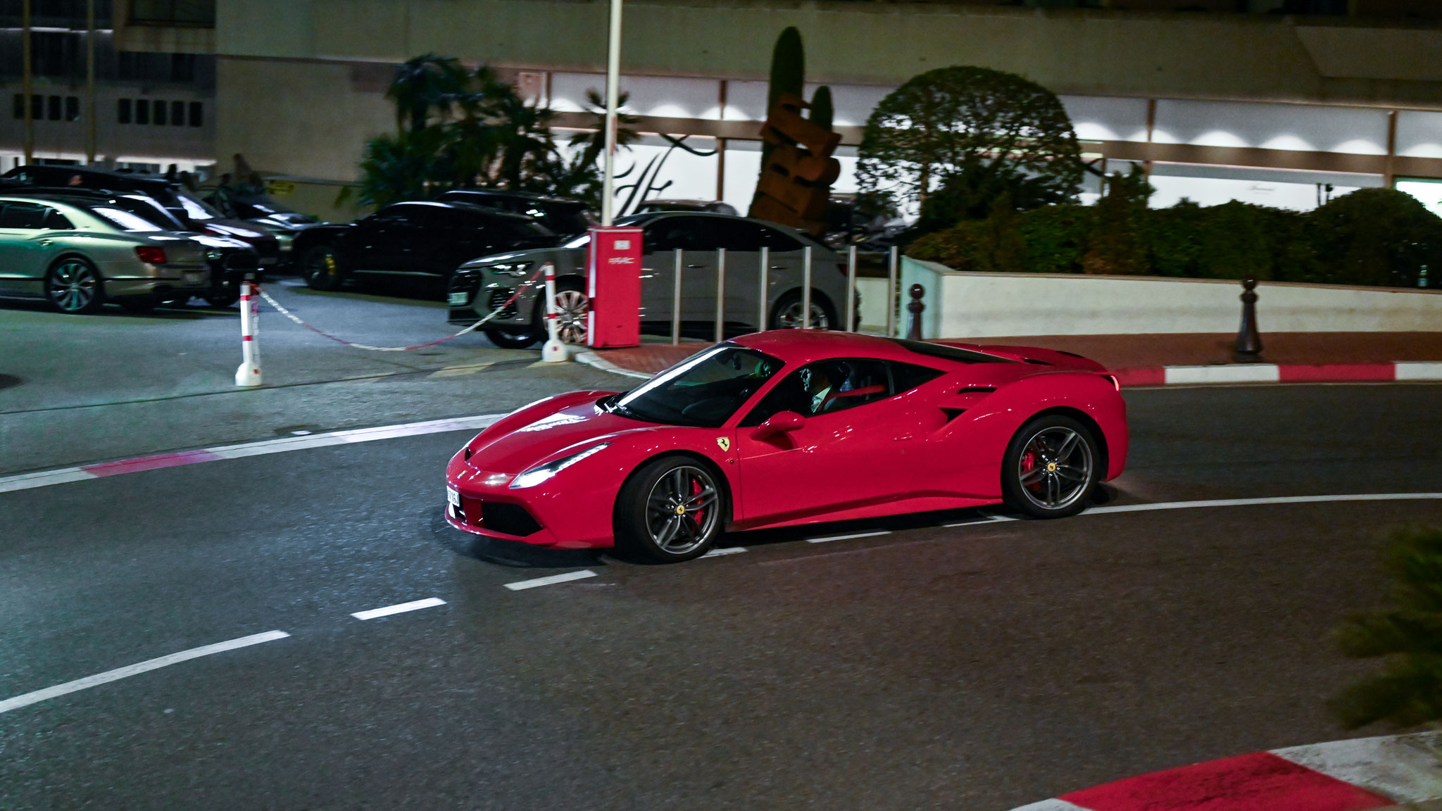 Ferrari 488 GTB - 716J (MC)