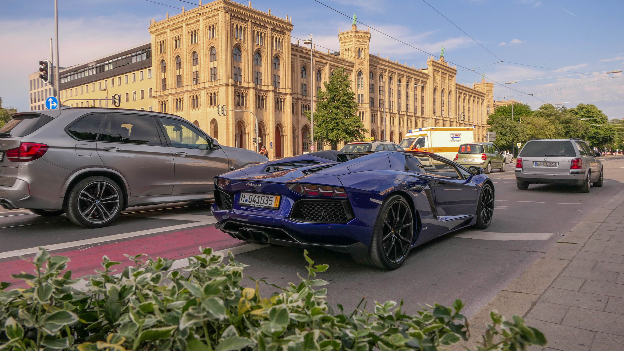 Lamborghini Aventador LP700-4 Roadster - M-041035