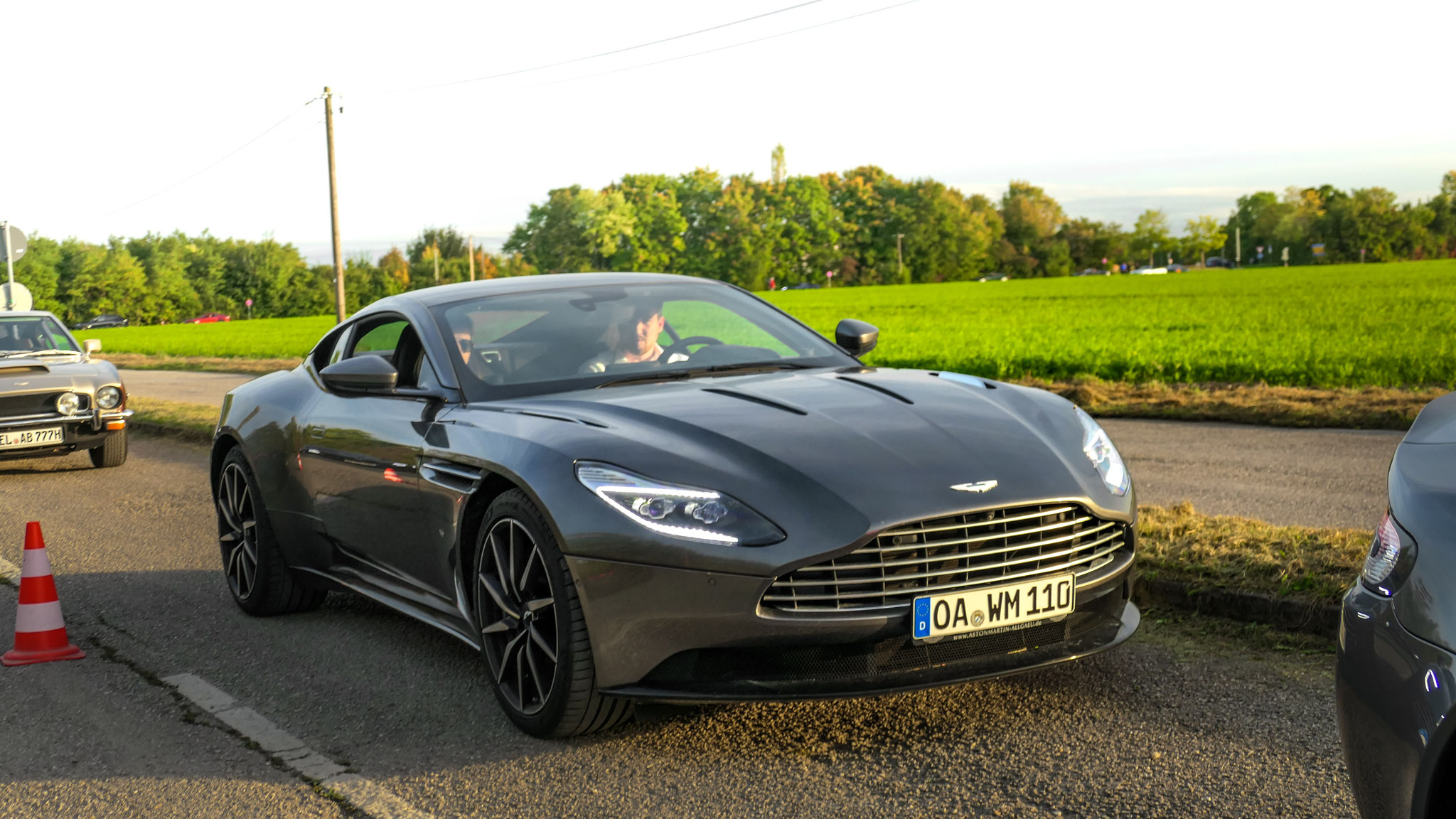Aston Martin DB11 Volante - OA-WM110