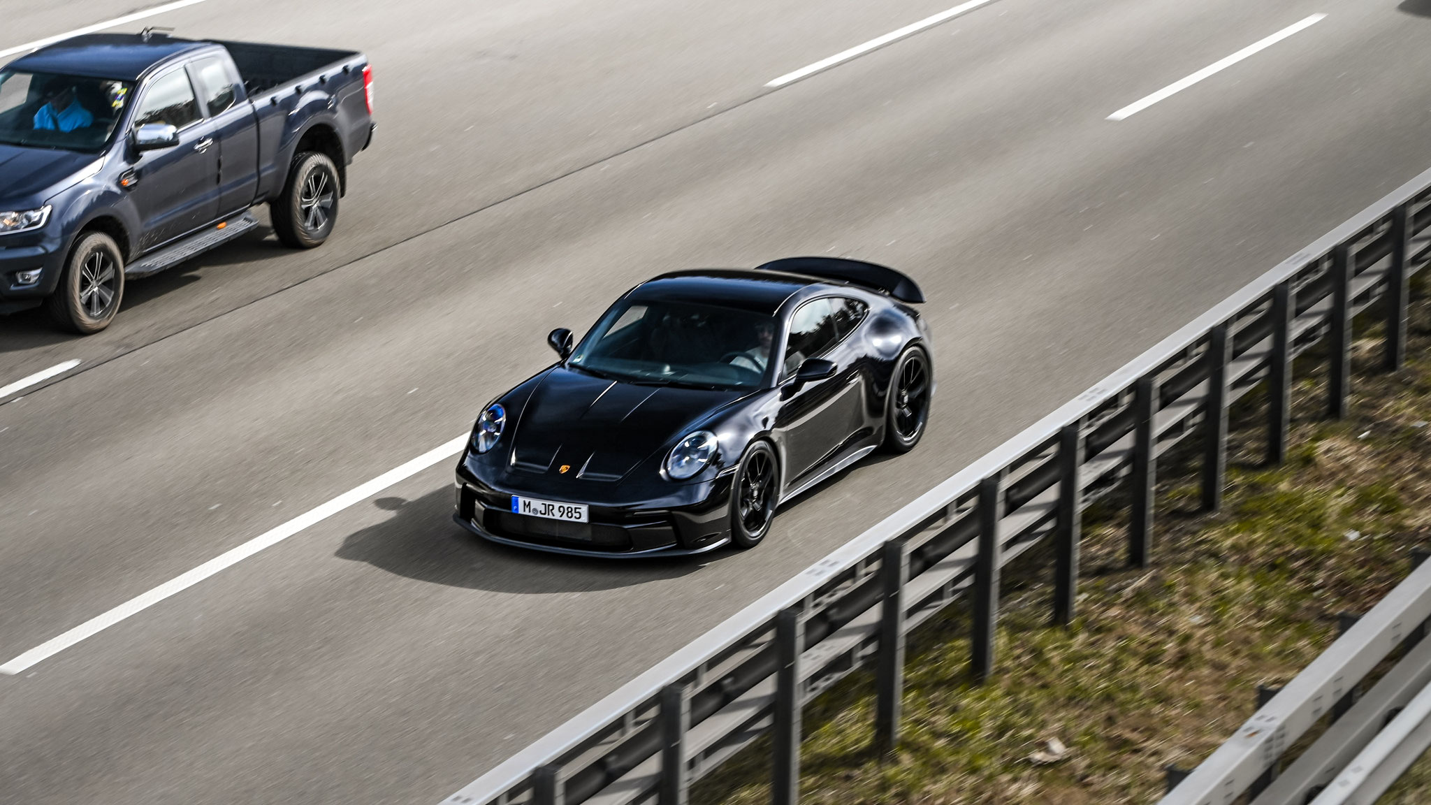 Porsche 992 GT3 Touring - M-JR985