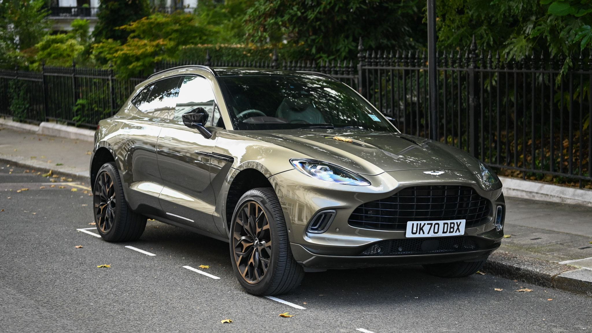 Aston Martin DBX - UK70DBX (GB)