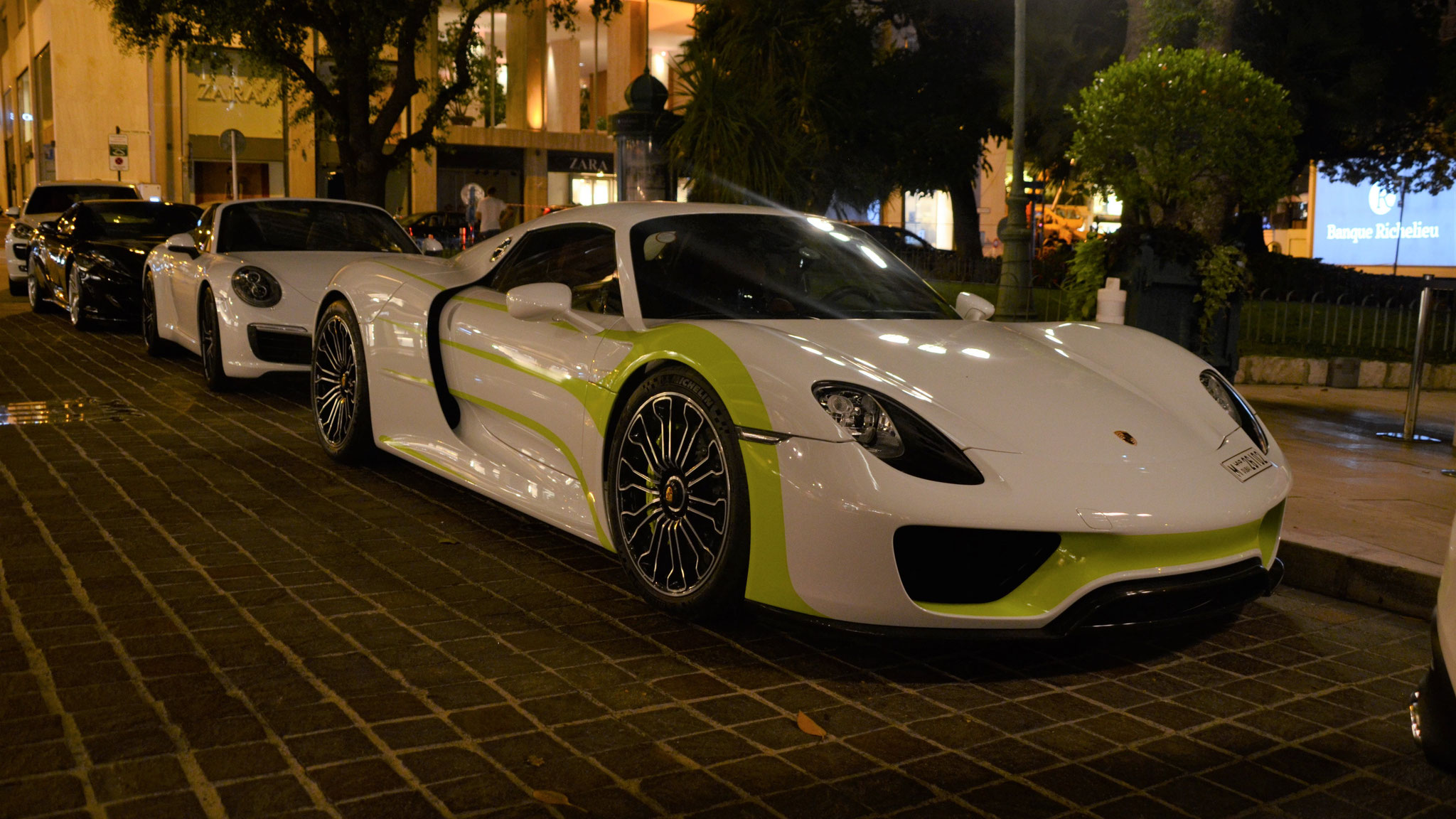 Porsche 918 Spyder - M26102 (Dubai)