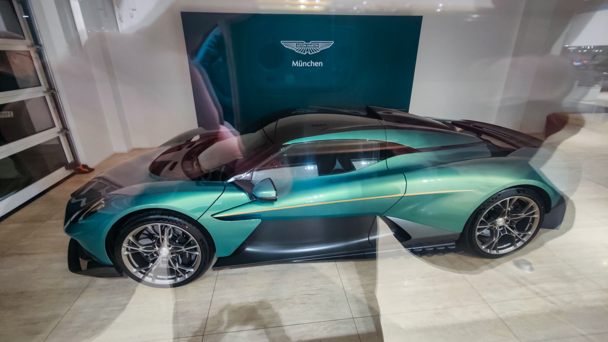 Aston Martin Valhalla