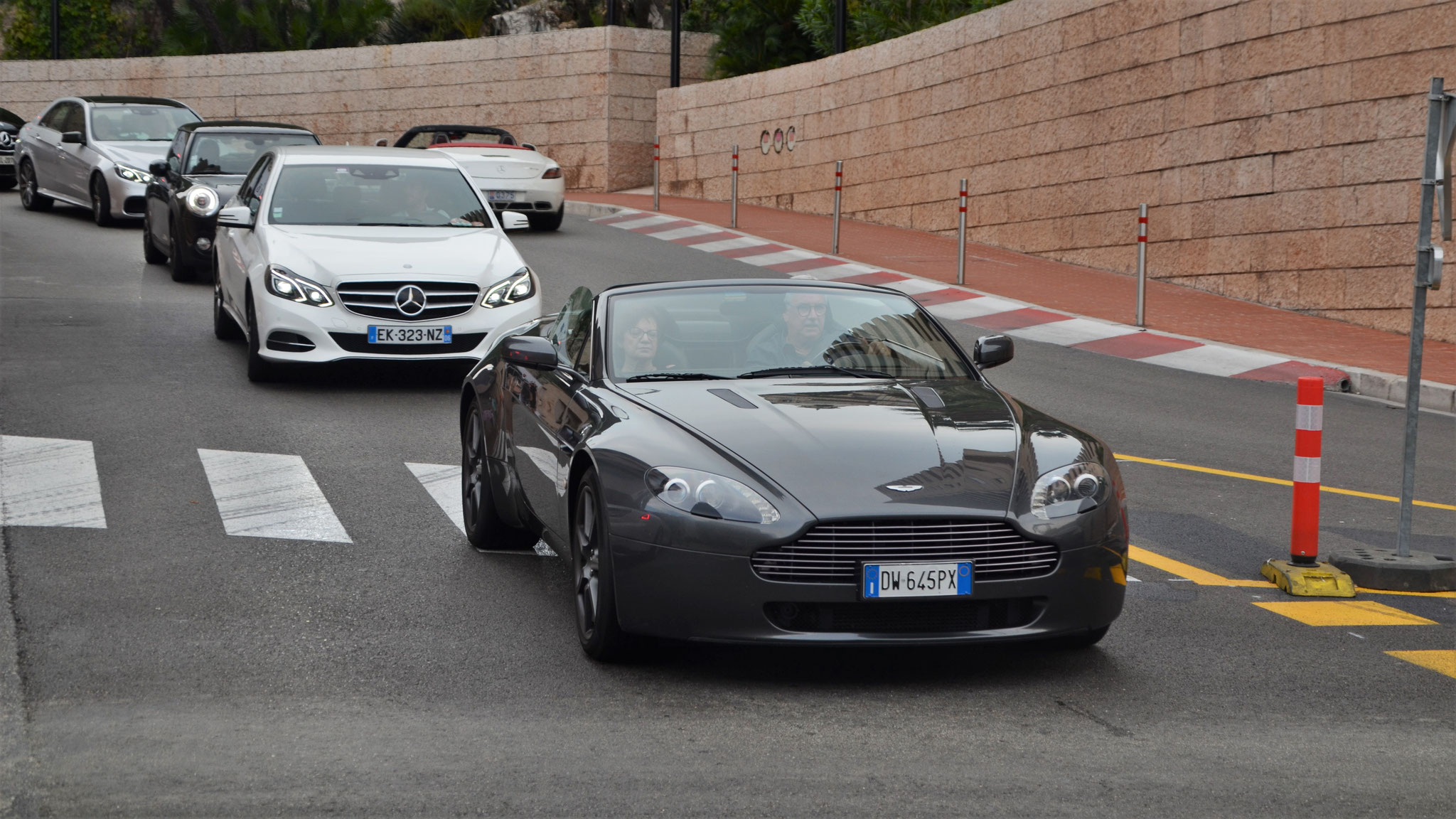 Aston Martin Vantage V8 Volante - DW645PX (ITA)
