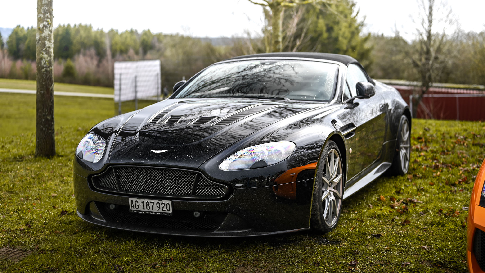 Aston Martin Vantage S V12 Volante - AG187920 (CH)