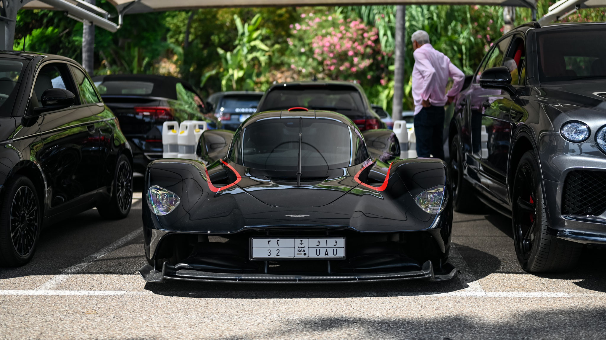 Aston Martin Valkyrie Spyder - 32UAU (KSA)