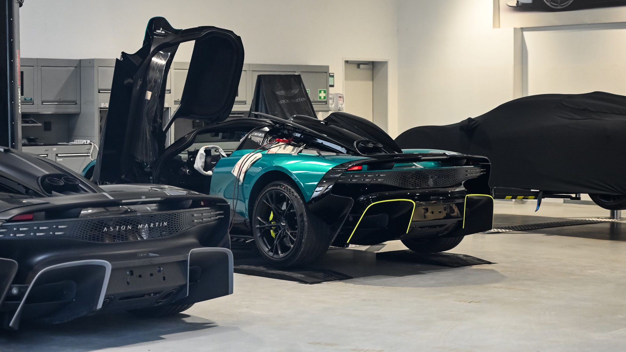 Aston Martin Valhalla