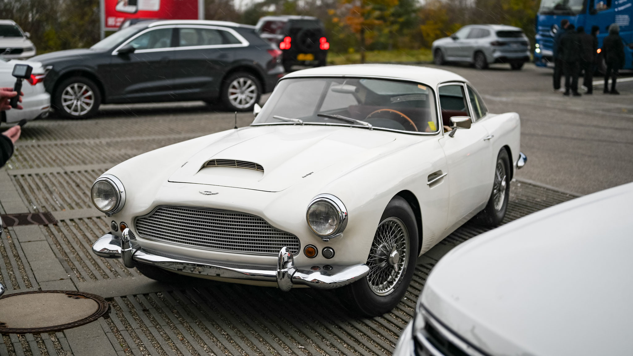 Aston Martin DB4 (KWT)