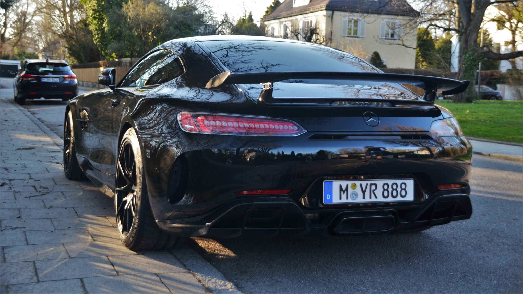 AMG GTR - M-YR888