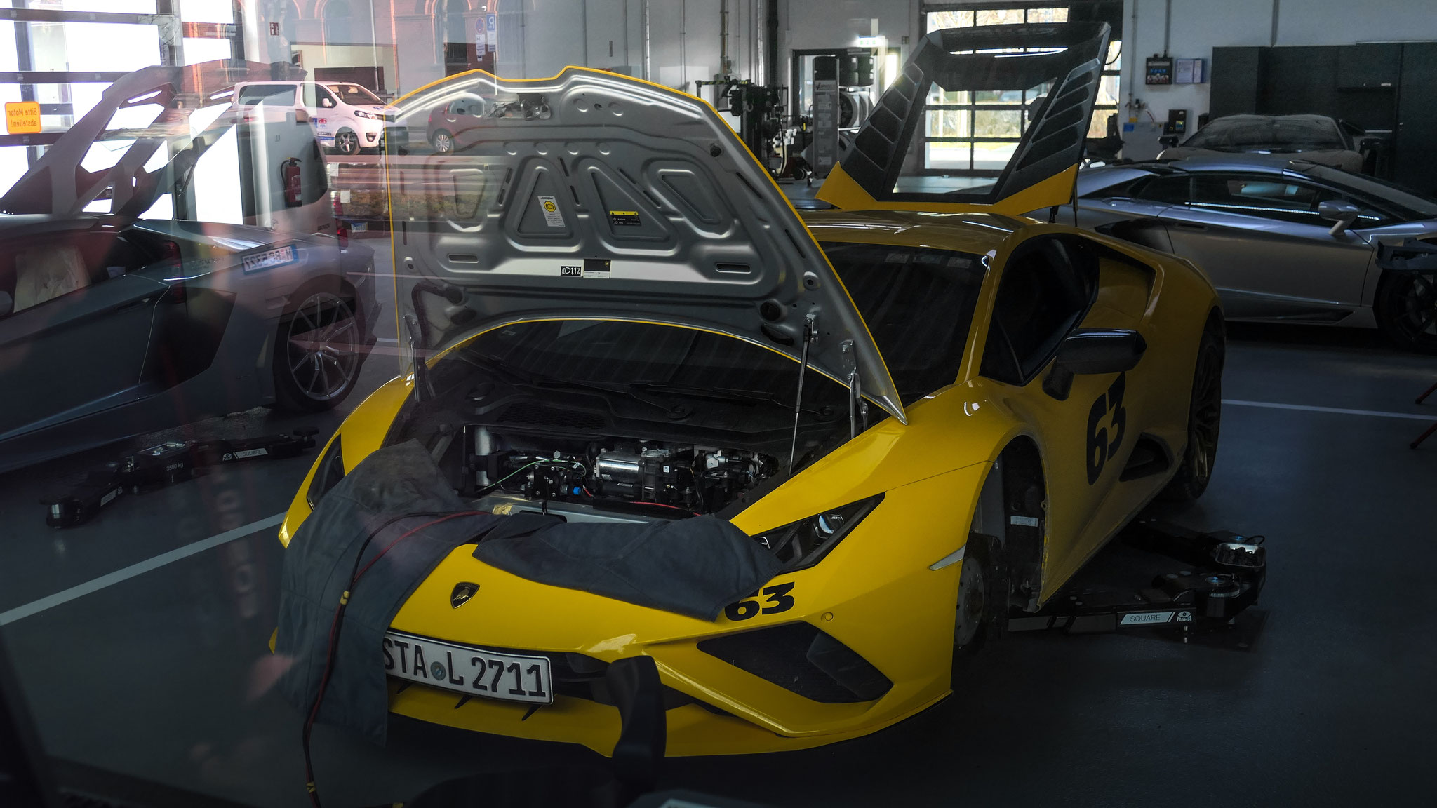 Lamborghini Huracan Evo RWD - STA-L2711