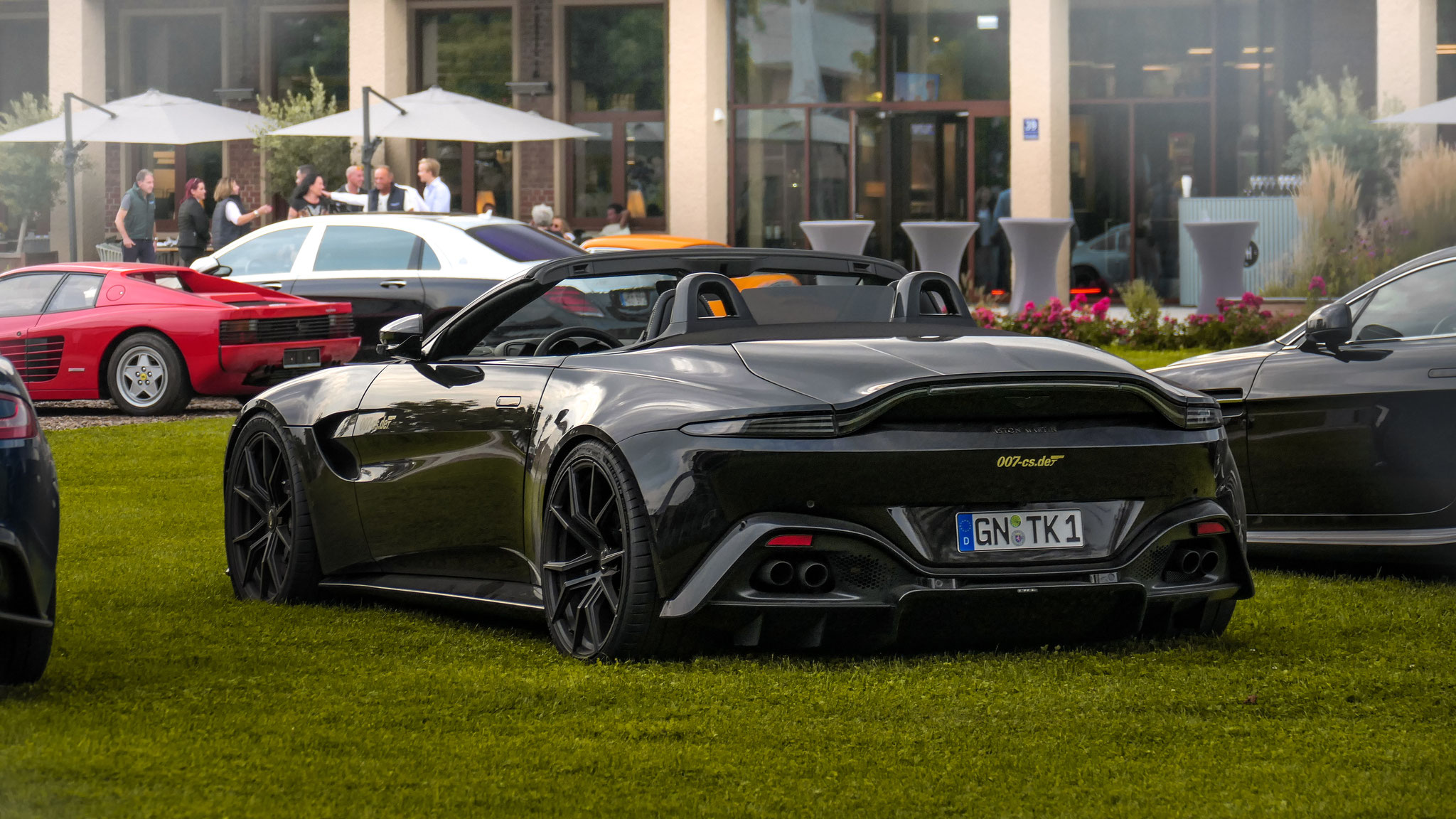Aston Martin Vantage Volante - GN-TK1