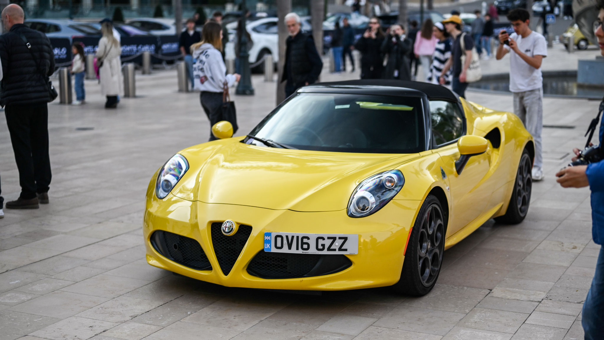 Alfa Romeo 4C Spyder - OV16GZZ (GB)