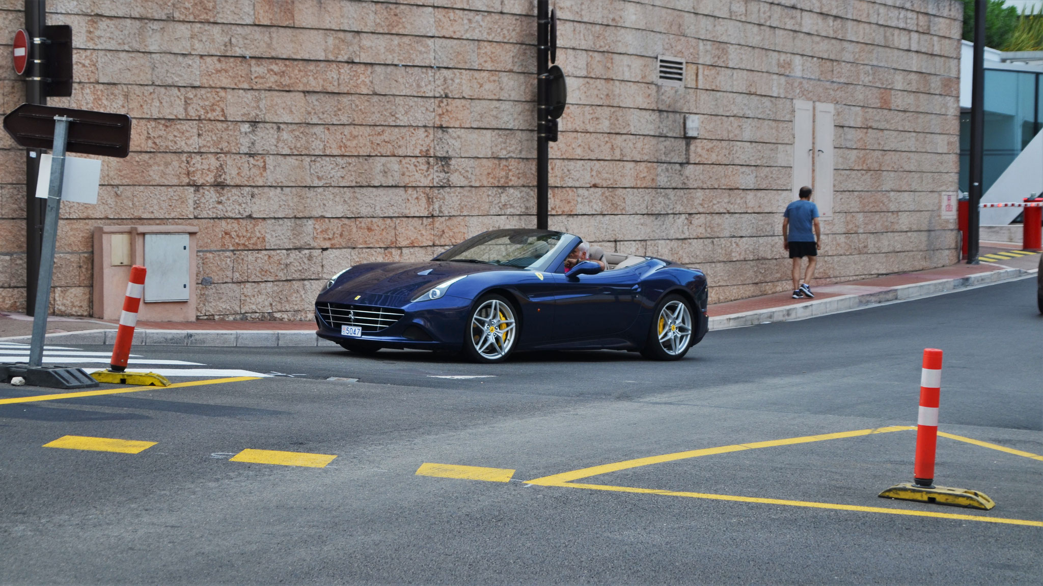 Ferrari California T - 5047 (MC)