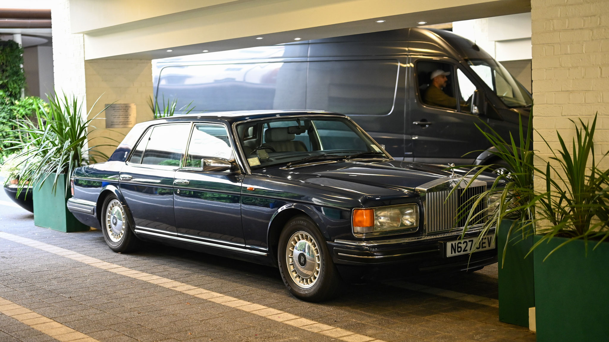 Rolls Royce Silver Spirit - N627JEV (GB)
