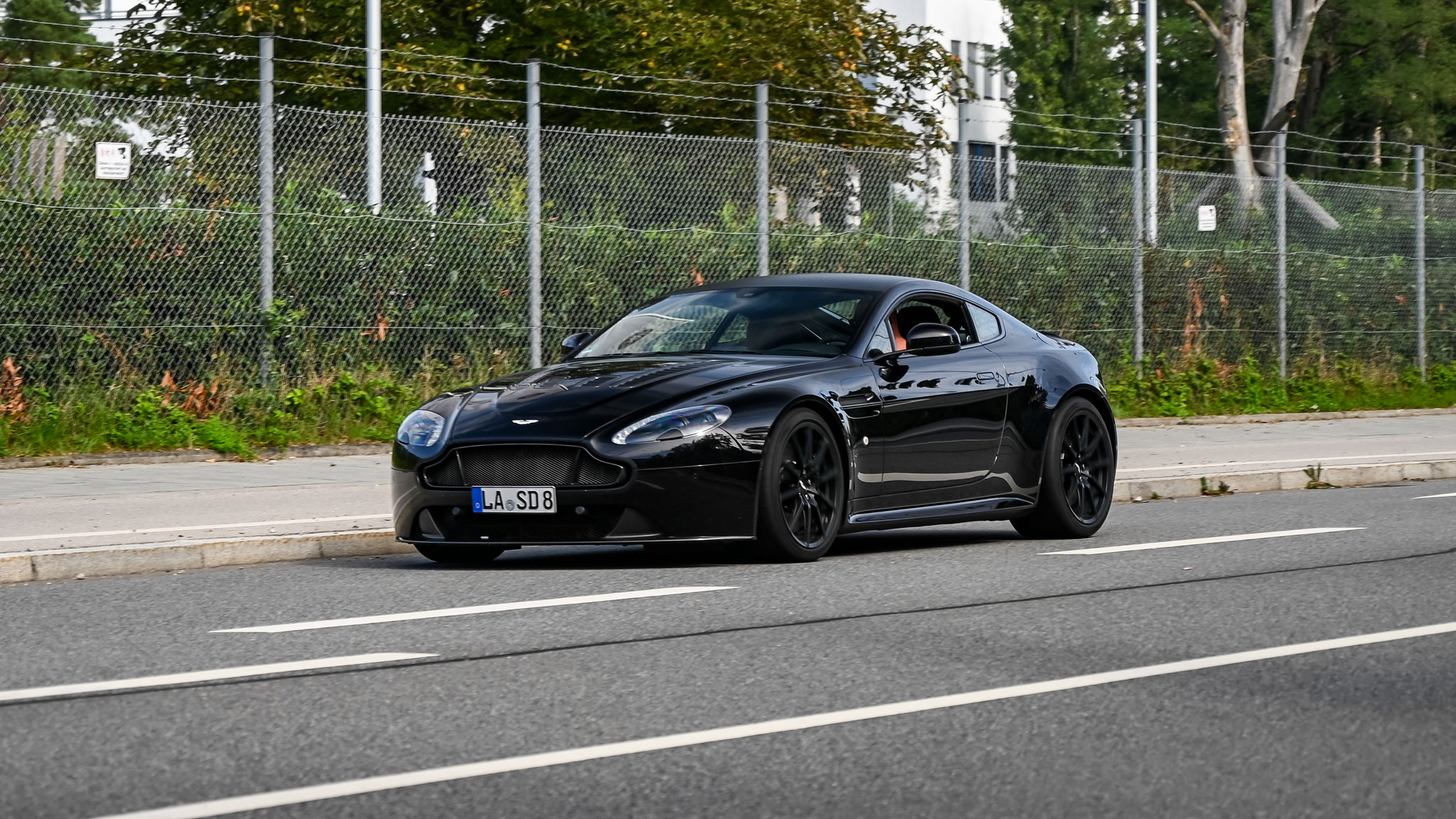 Aston Martin Vantage V12 - LA-SD8