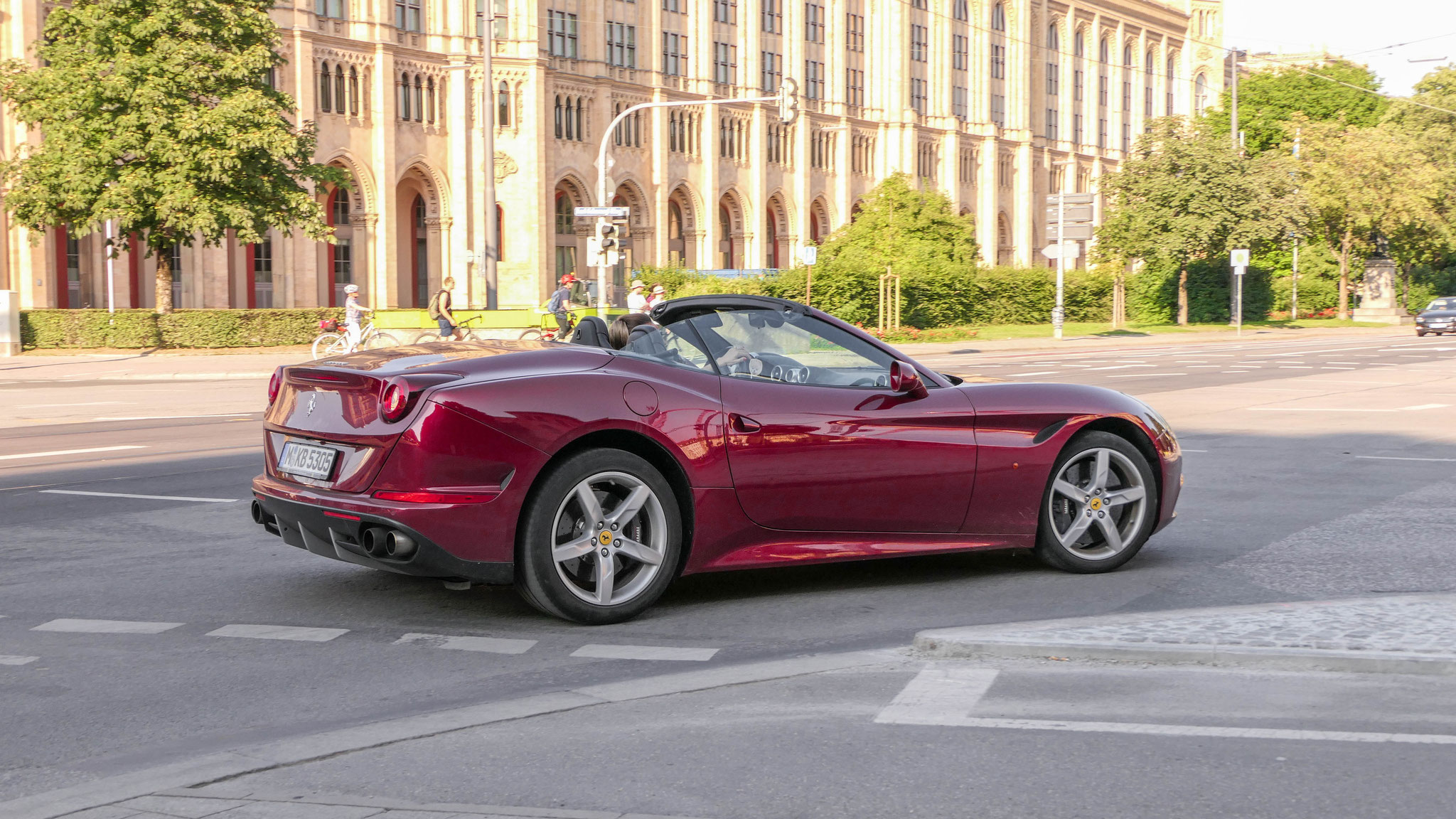 Ferrari California T - M-KB5305
