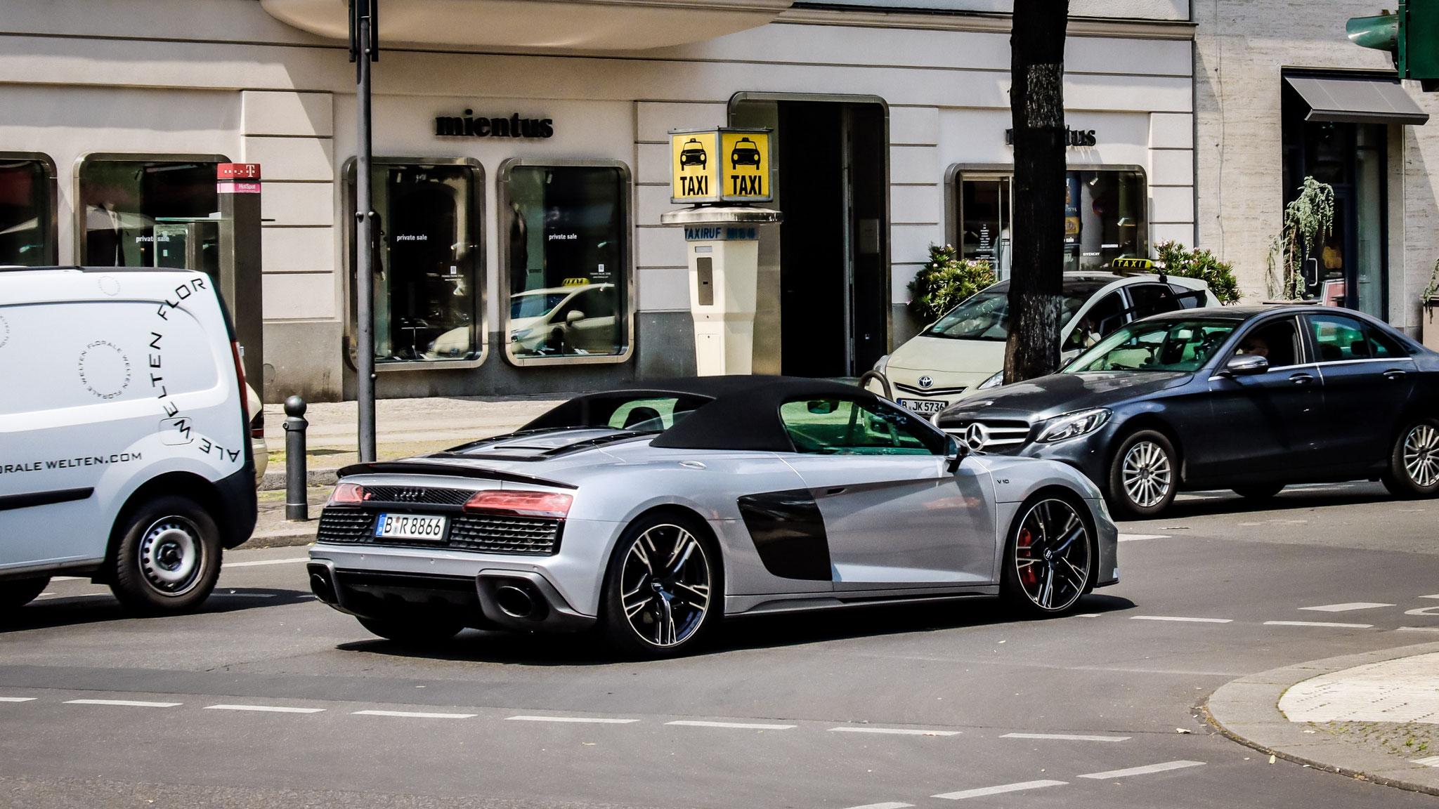 Audi R8 V10 Spyder - B-R8866